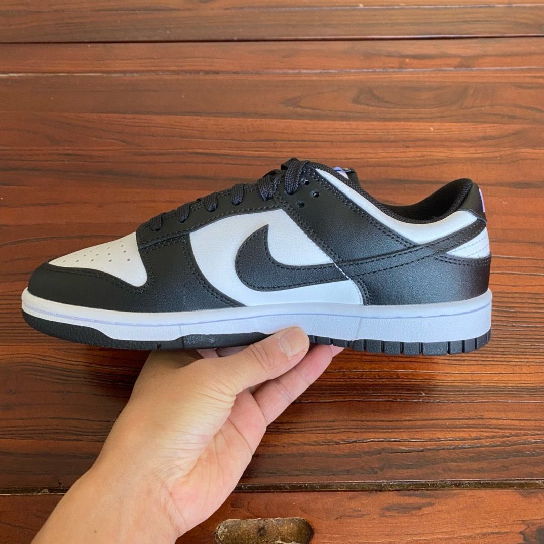 Nike Dunk Low " Panda "