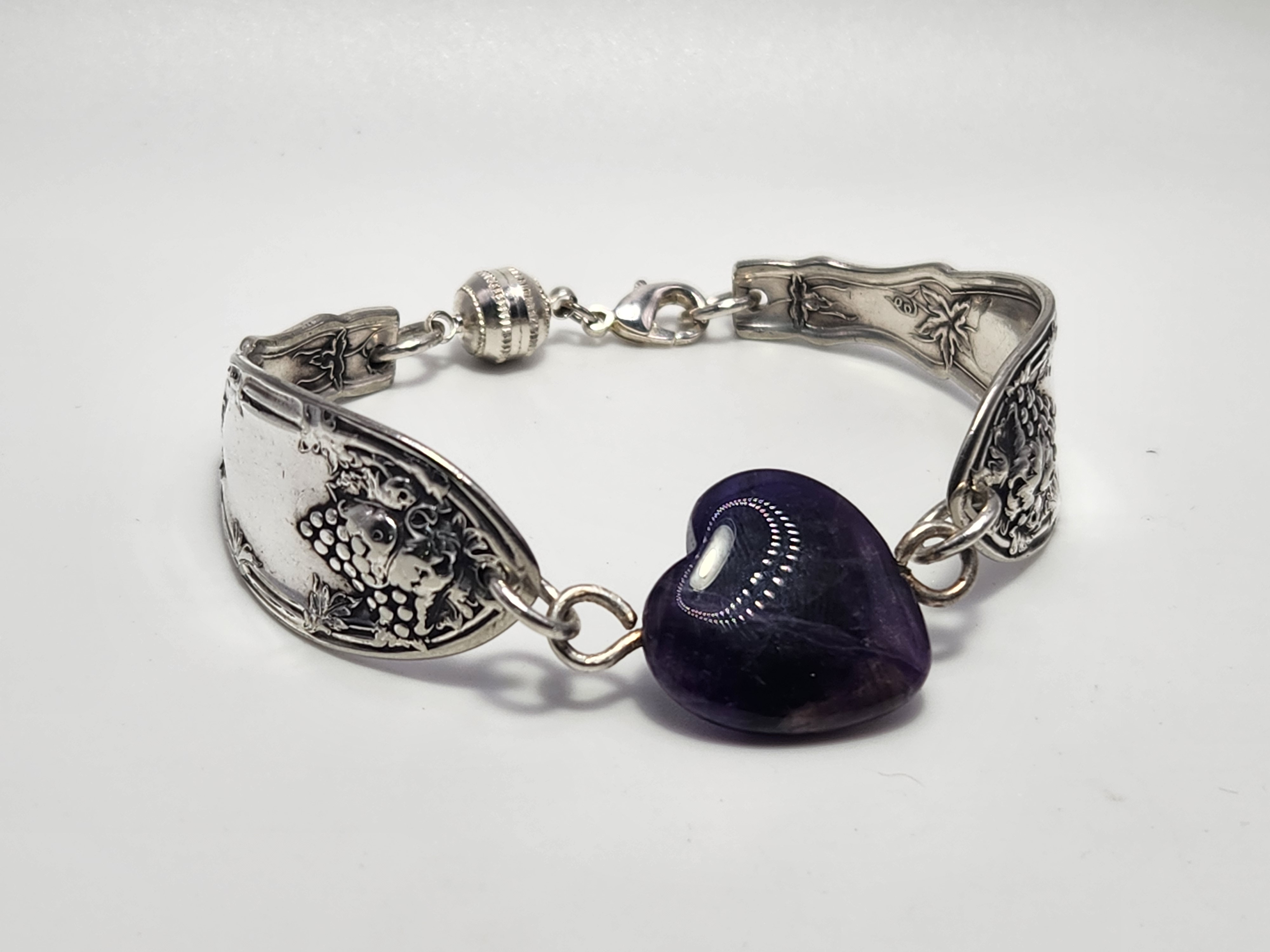 La Vigne Amethyst Heart Bracelet | Tranquility & Spiritual Clarity