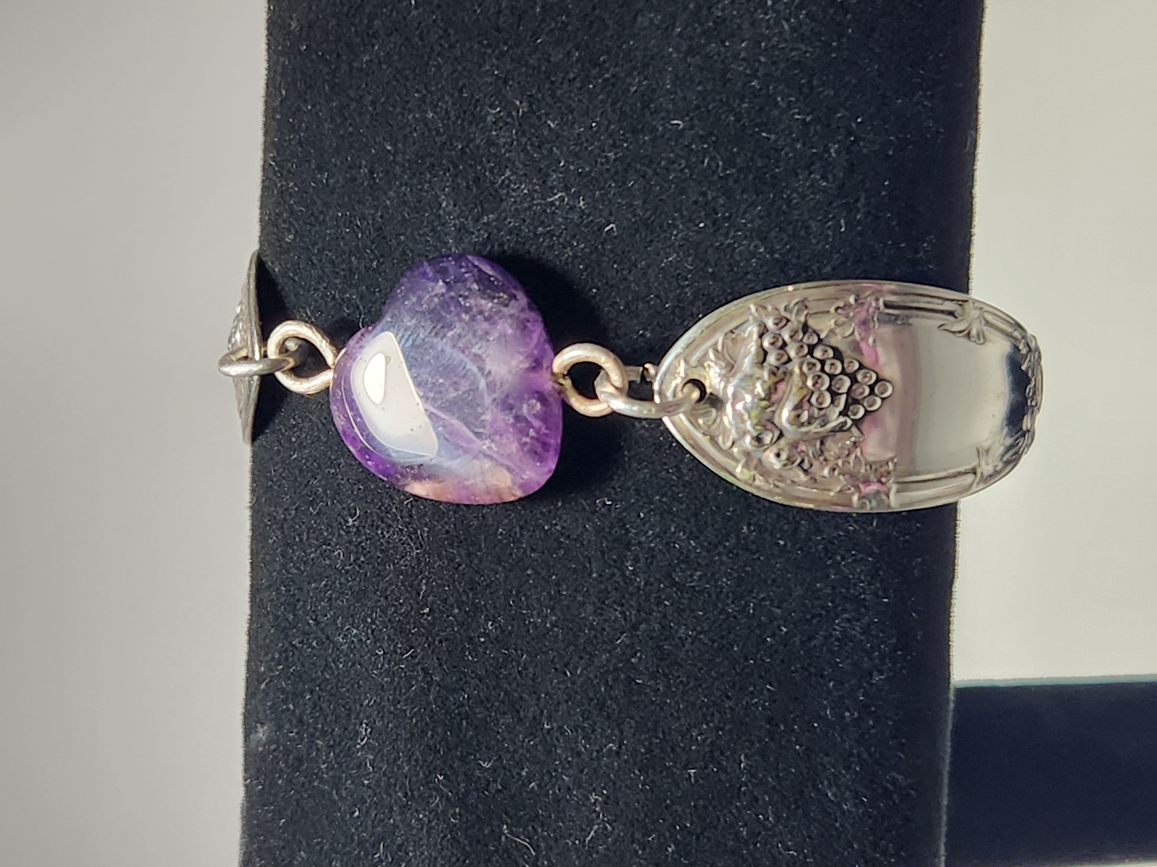 La Vigne Amethyst Heart Bracelet | Tranquility & Spiritual Clarity