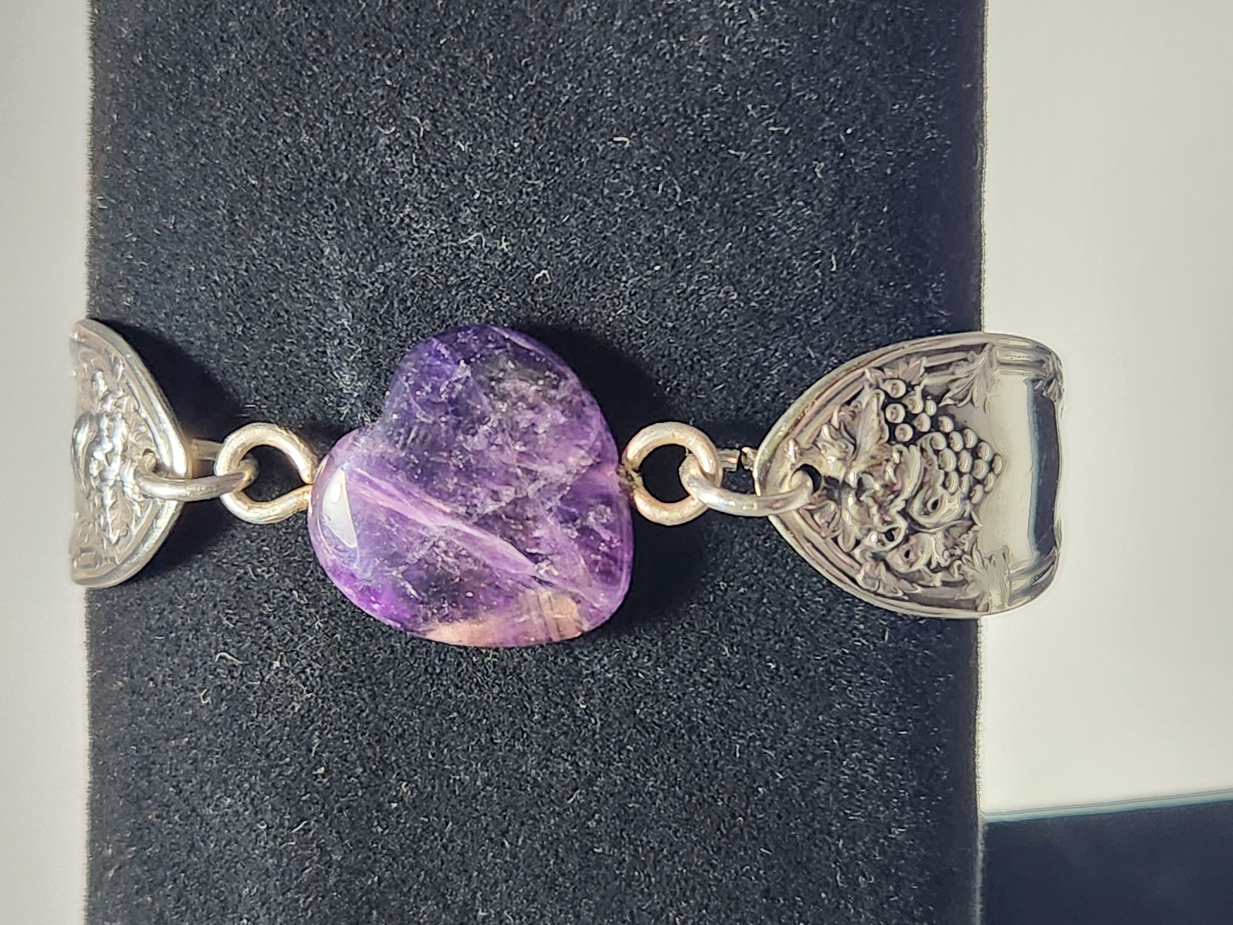 La Vigne Amethyst Heart Bracelet | Tranquility & Spiritual Clarity