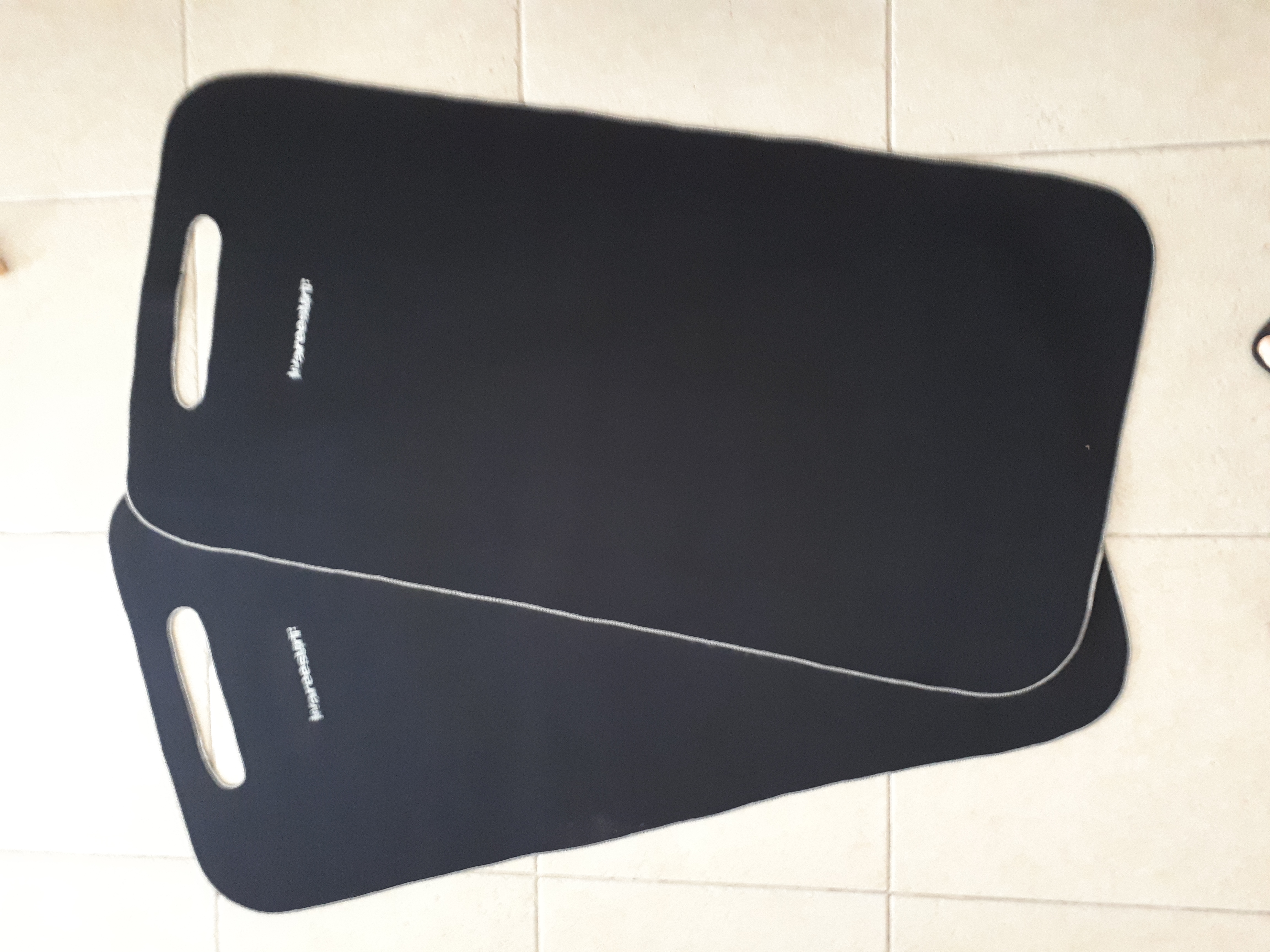 Um par de capas protetoras impermeáveis individuais Waree em NEOPRENE legítimo 3mm
