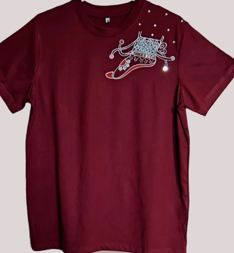Non Gildan handpainted Maroon T-Shirt embalished feet design  medium size sold 