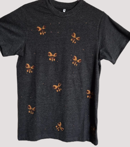 Non Gildan handpainted  Greyish Black Graphic T-Shirt small size