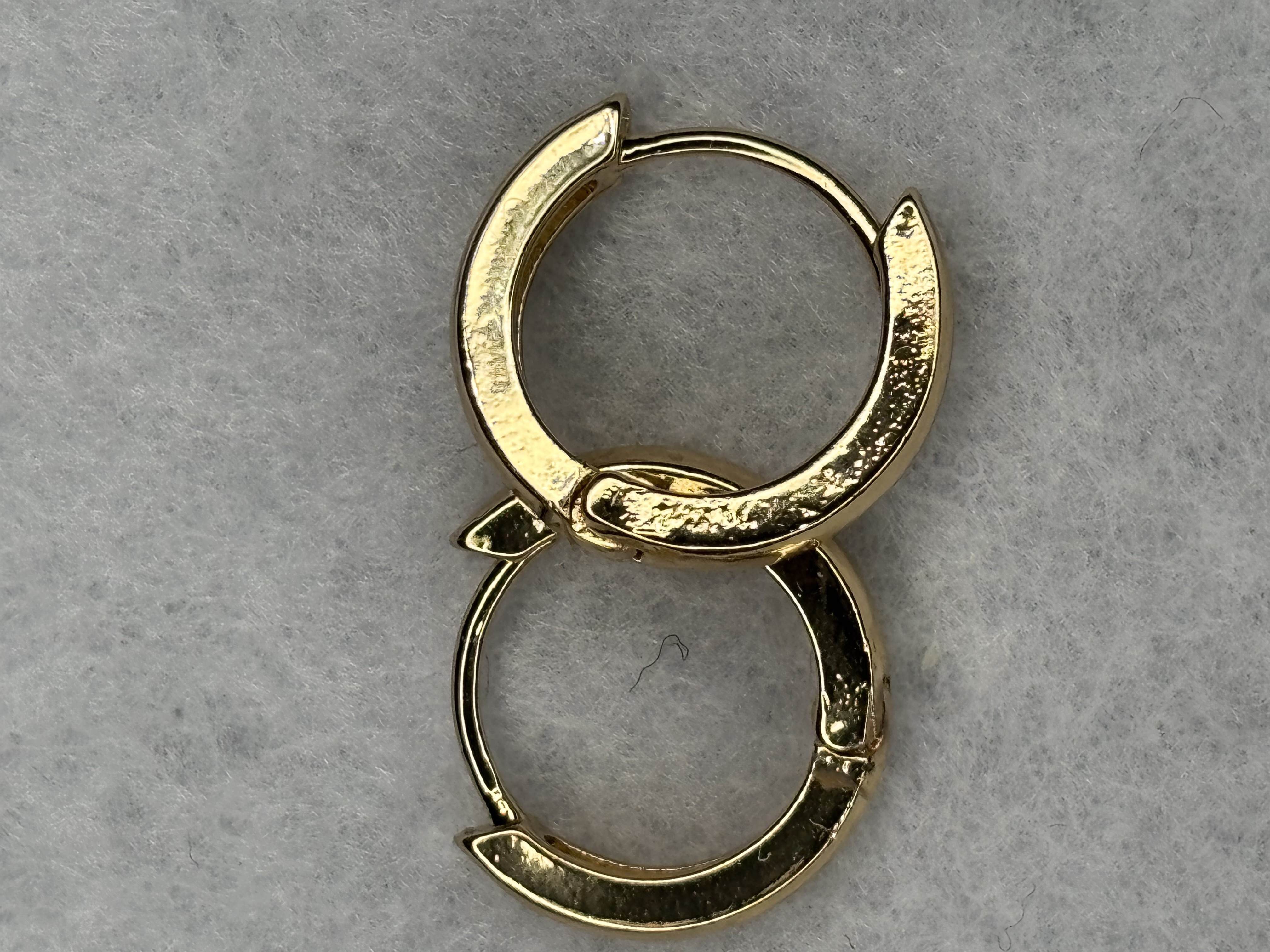 Minimalist Small Gold Color Huggies Hoop Earrings for Women Round Circle Tiny Ear Buckle Cartilage Punk Jewelry 5/8 inch with gift box