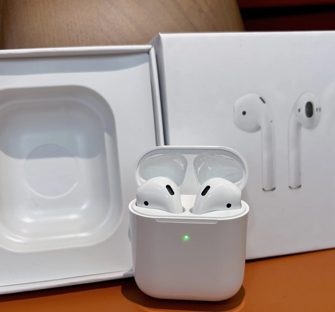 Apple AirPods 2nd Generation – Crisp Sound, Seamless Connection