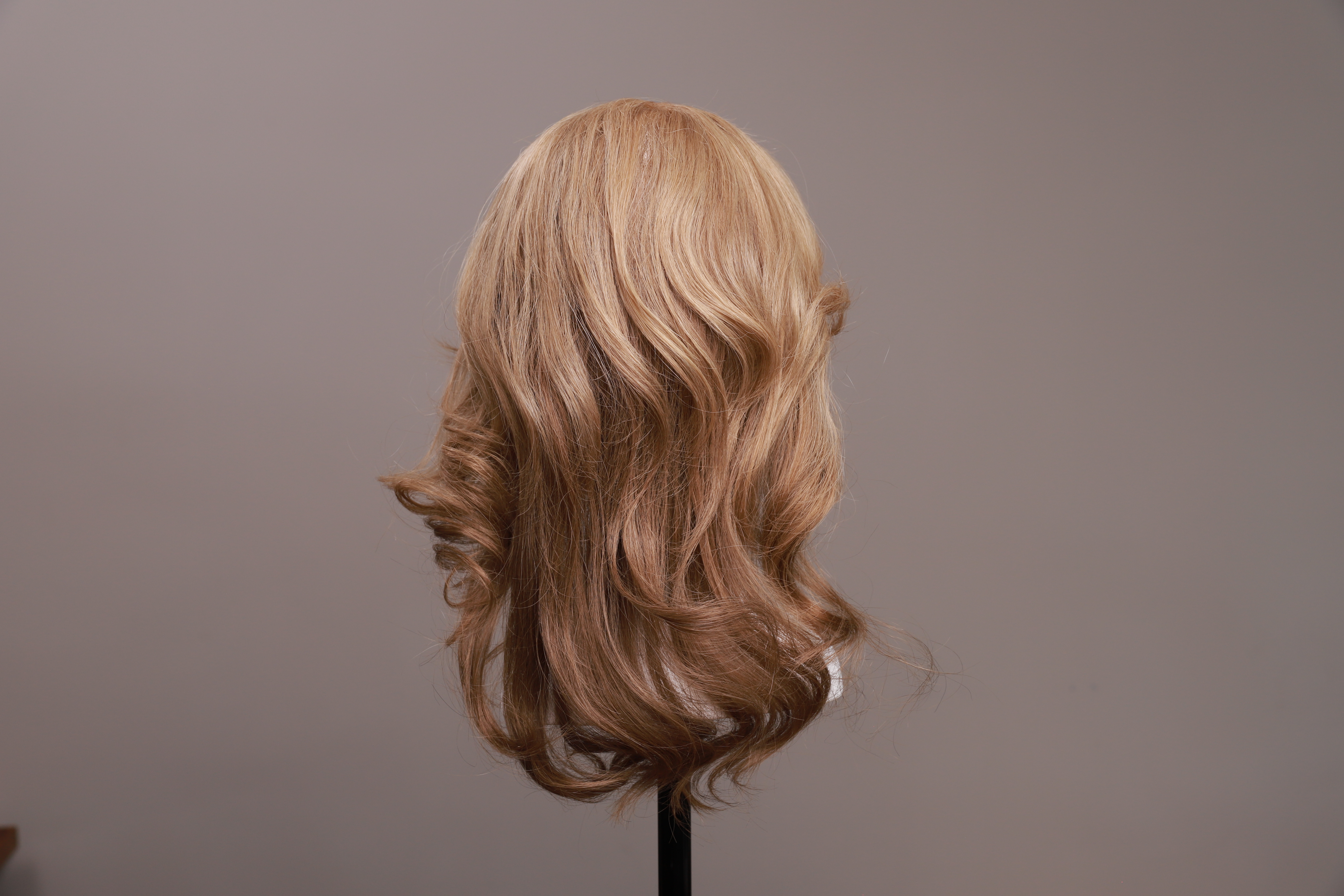 Perücke naturblond