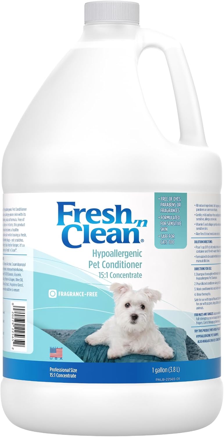 PetAg Fresh 'n Clean Hypoallergenic Pet Conditioner (15:1 Concentrate) - 1 Gallon - Formulated for Sensitive Skin with Aloe Vera & Vitamin E - Safe for Dogs & Cats - Soap Free & Fragrance Free