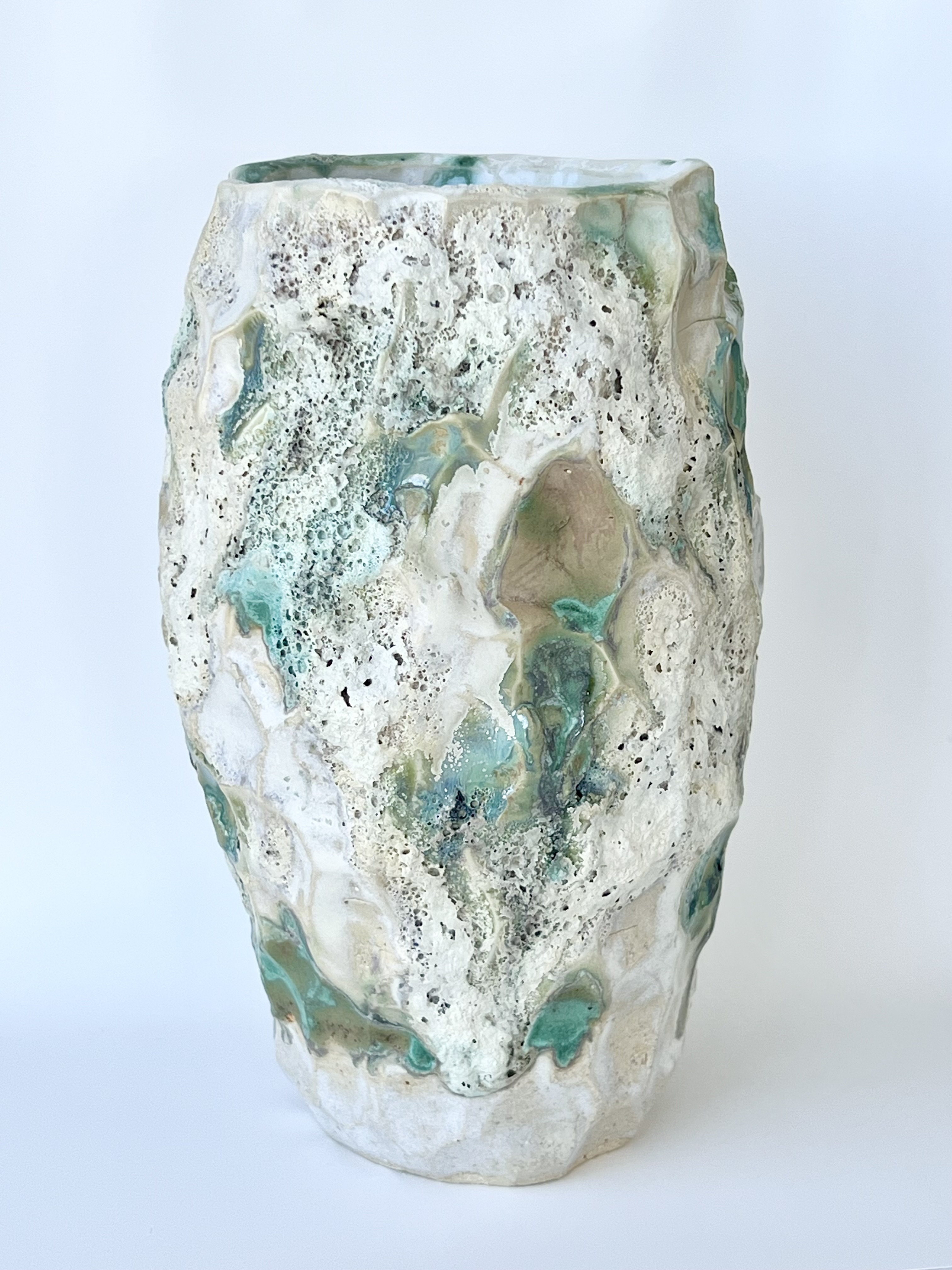 vase ~ the space in between
