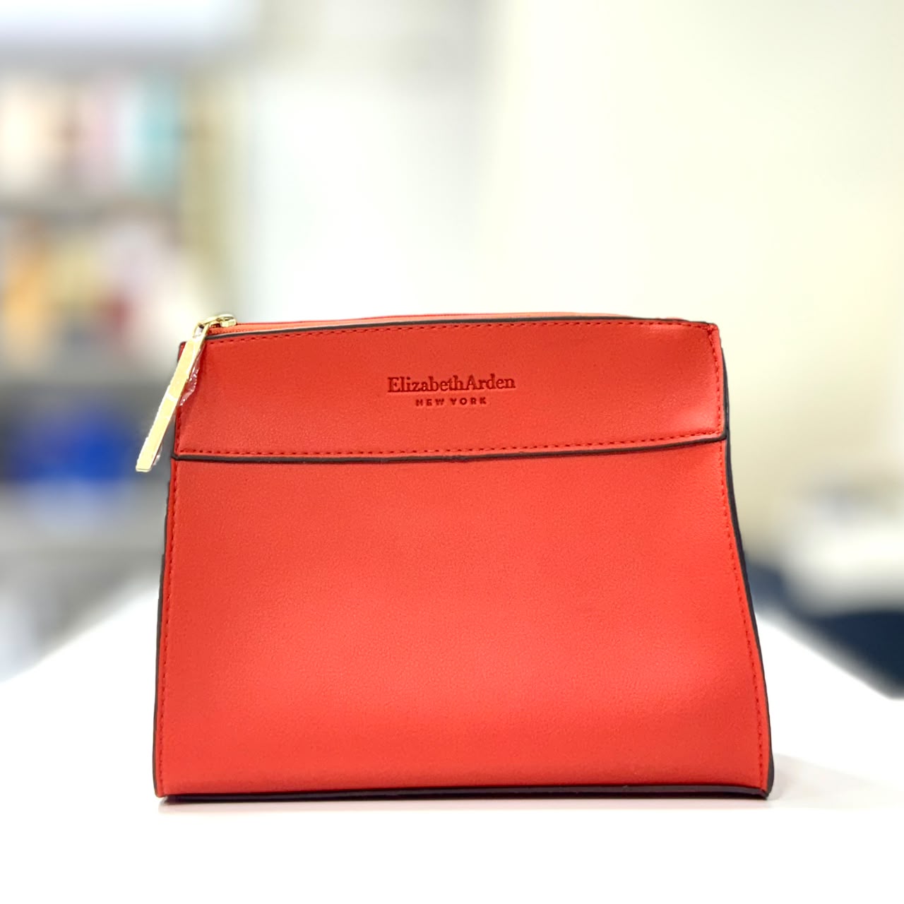 NECESER ELIZABETH ARDEN