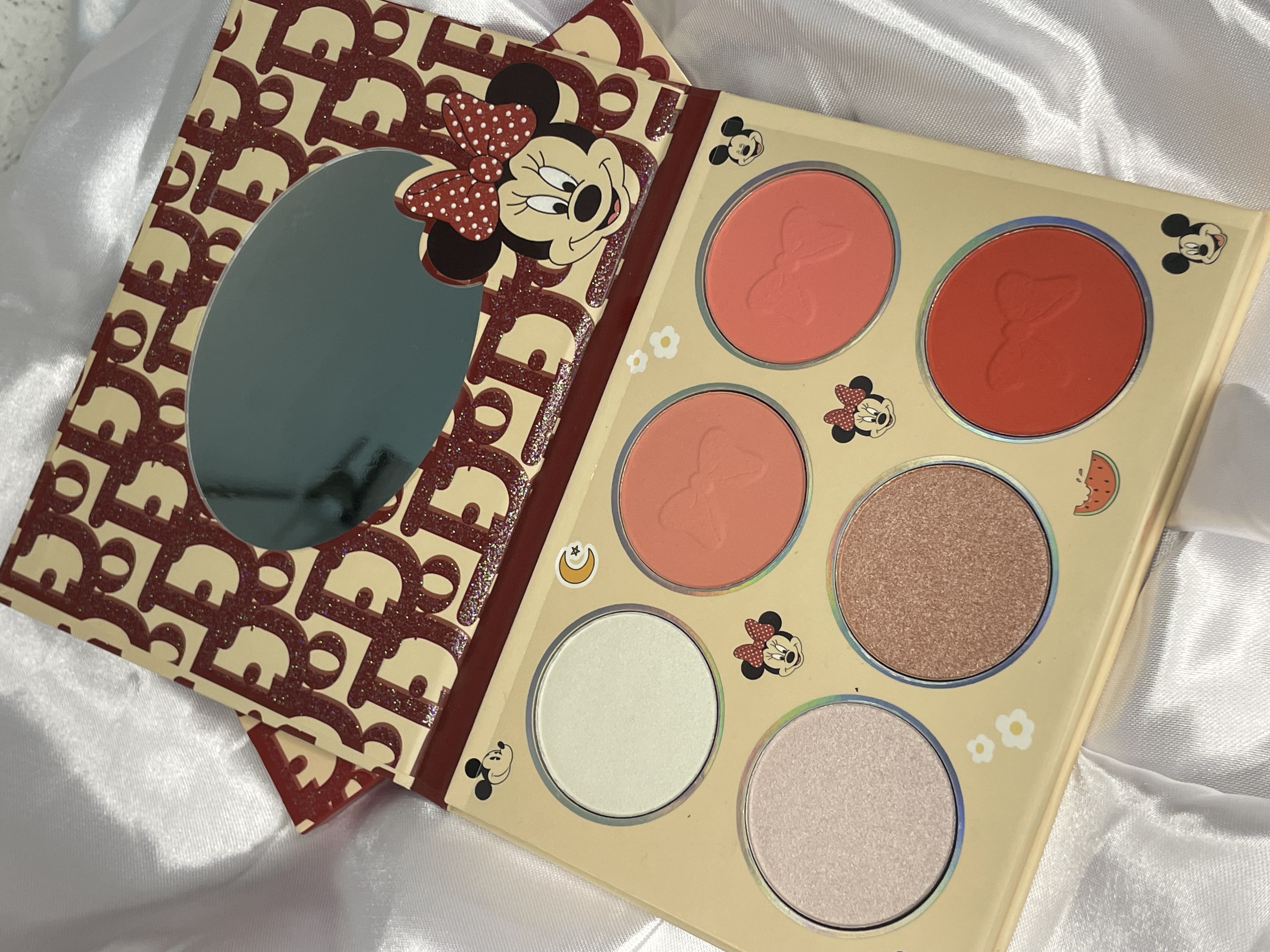 Paleta de Blush e Iluminador da Minnie