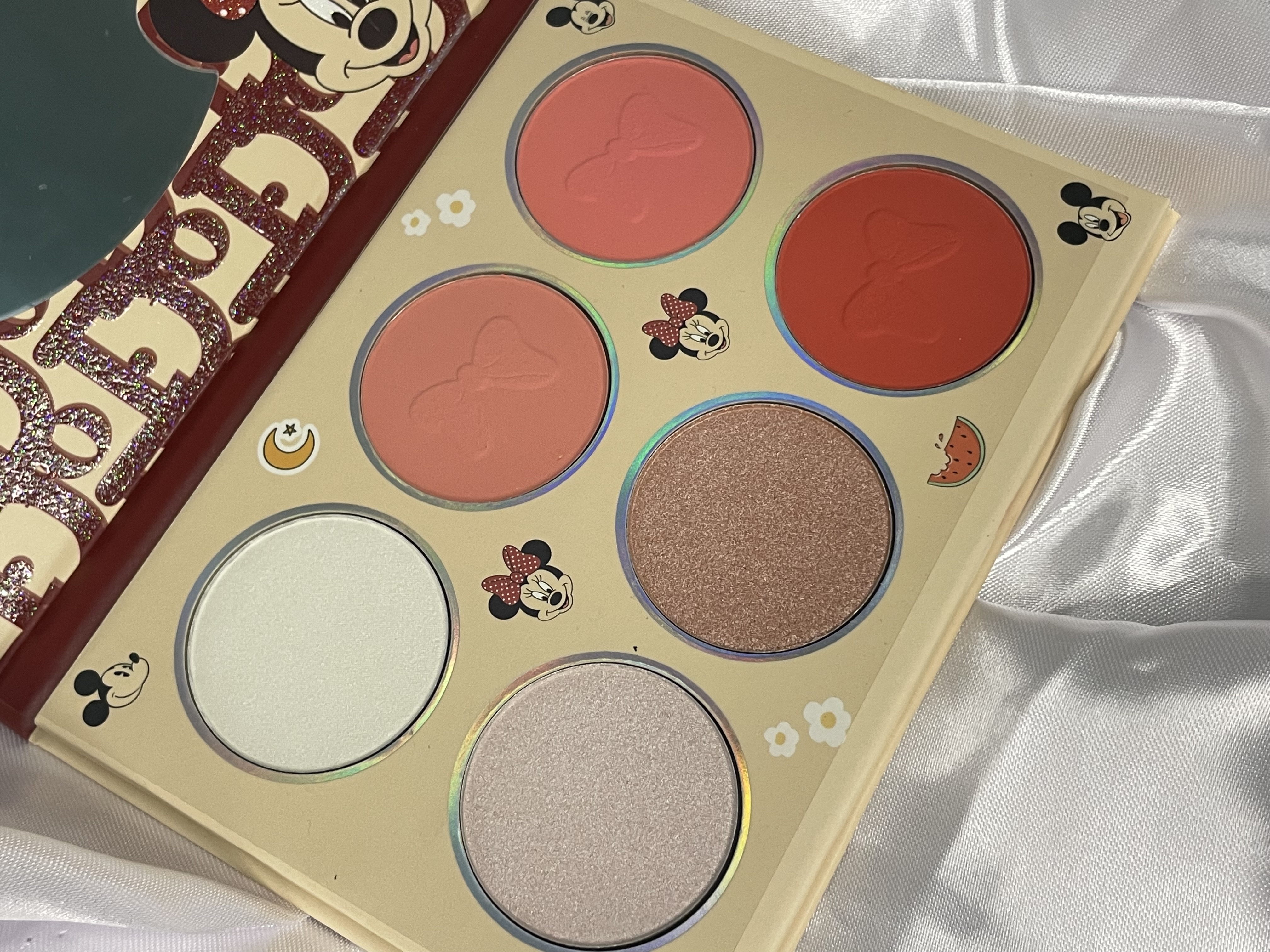 Paleta de Blush e Iluminador da Minnie