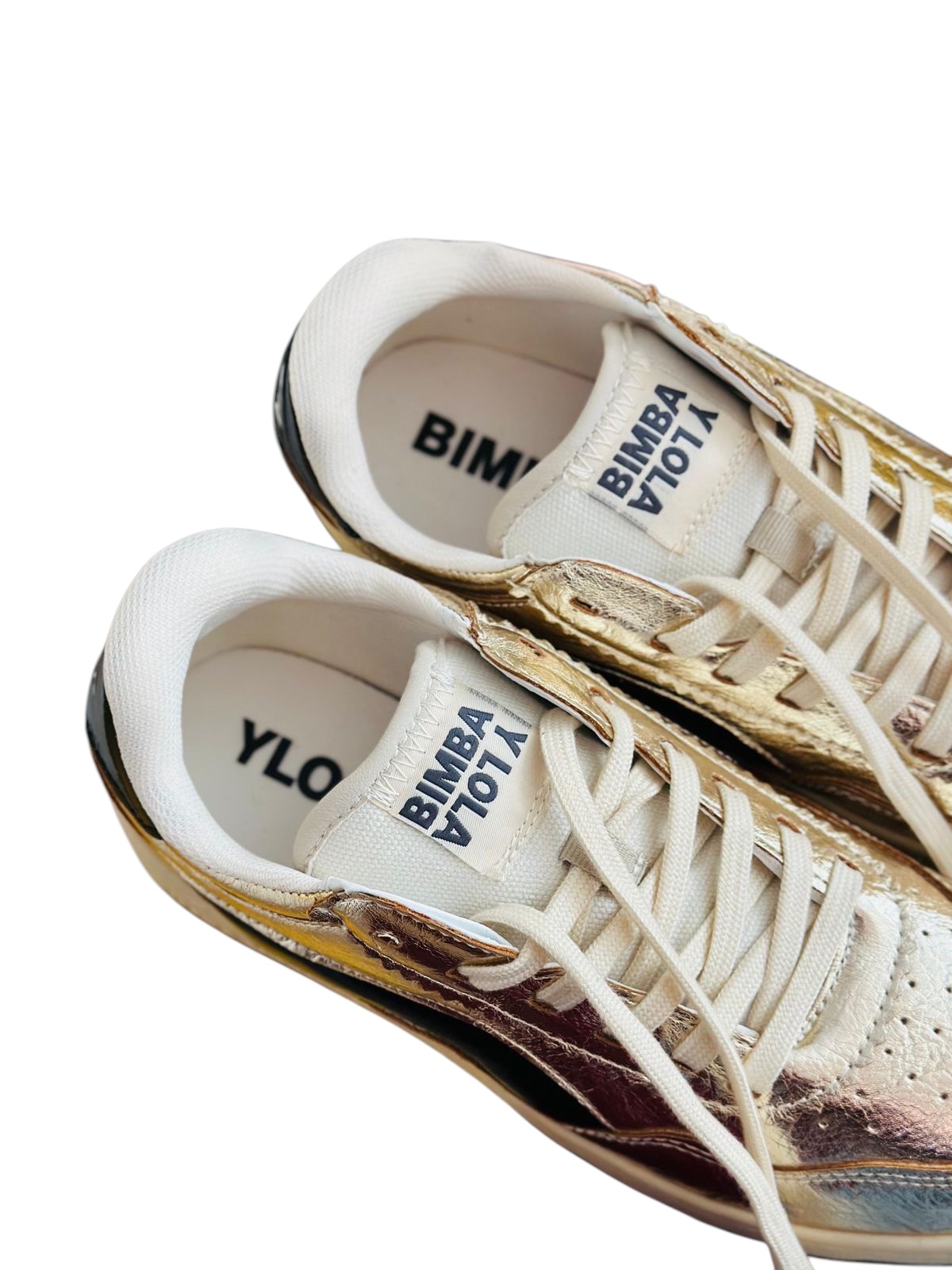 Tenis dorado y negro “Bimba y Lola”