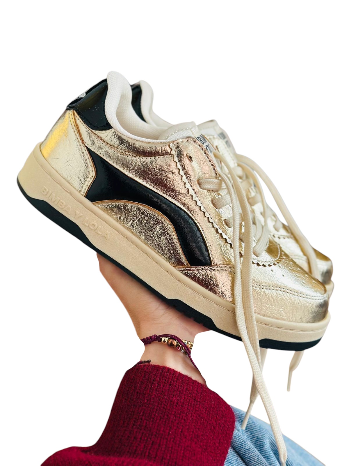 Tenis dorado y negro “Bimba y Lola”