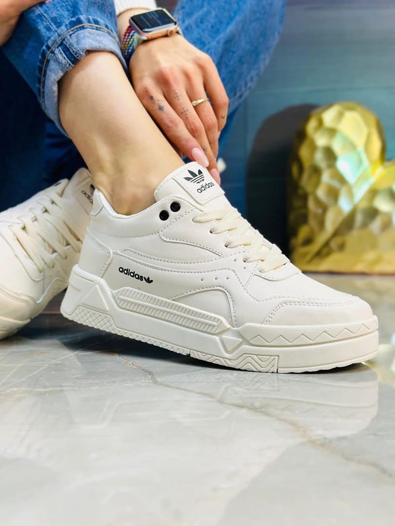 Tenis “Adidas” late 