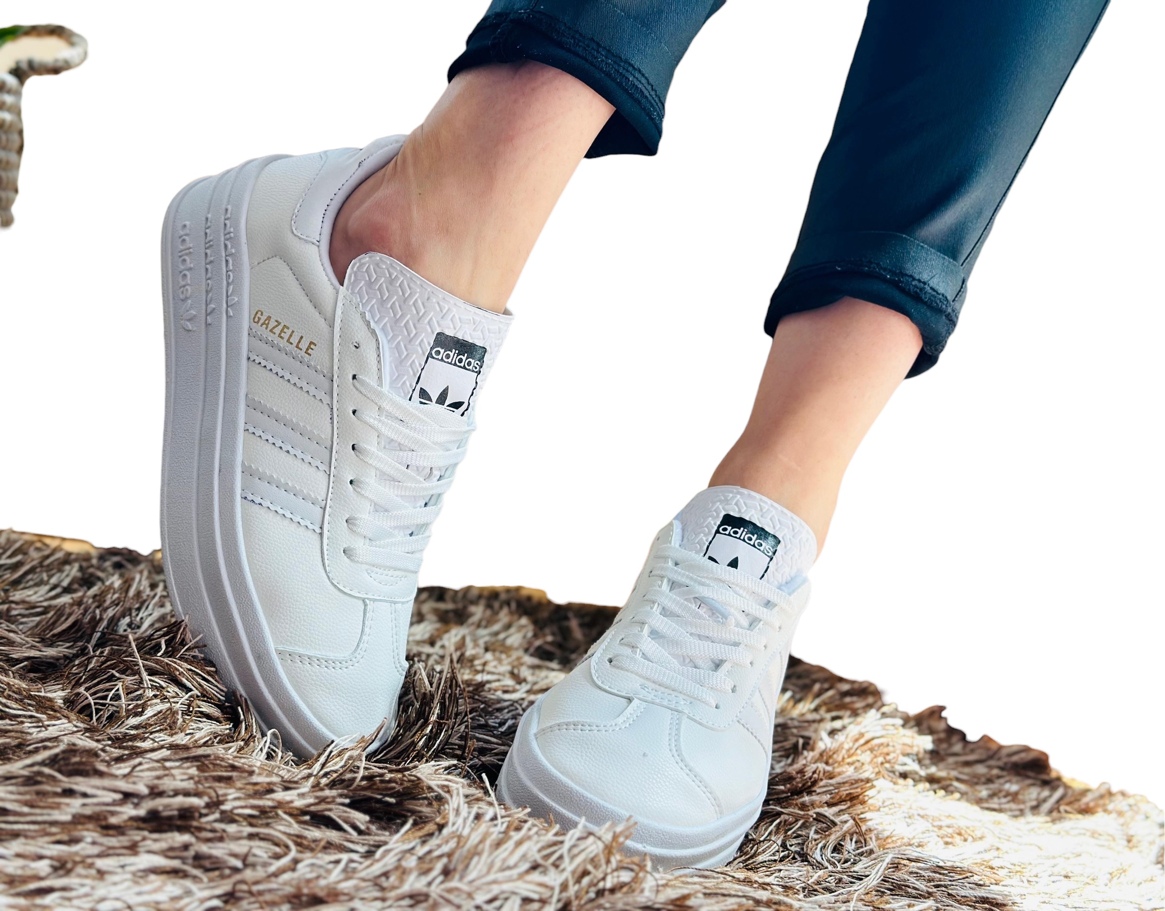 Tenis “Adidas” Gazelle plataforma blanco