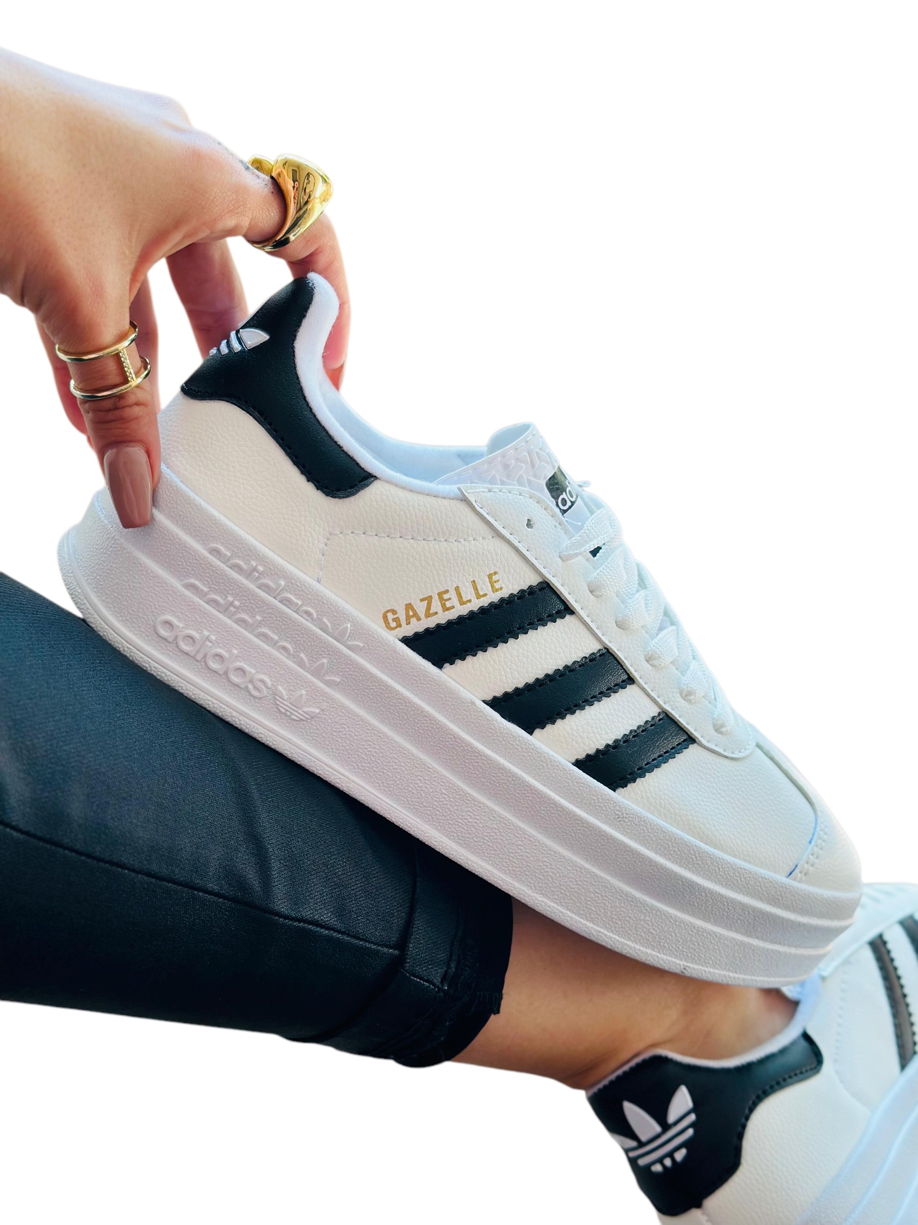 Tenis “Adidas” Gazelle Blanco / Negro