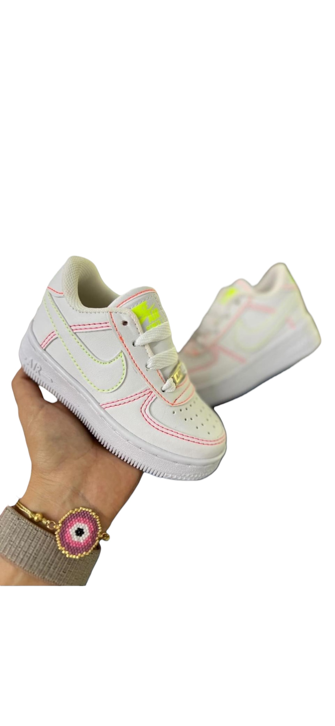 Tenis “Nike” neón niños