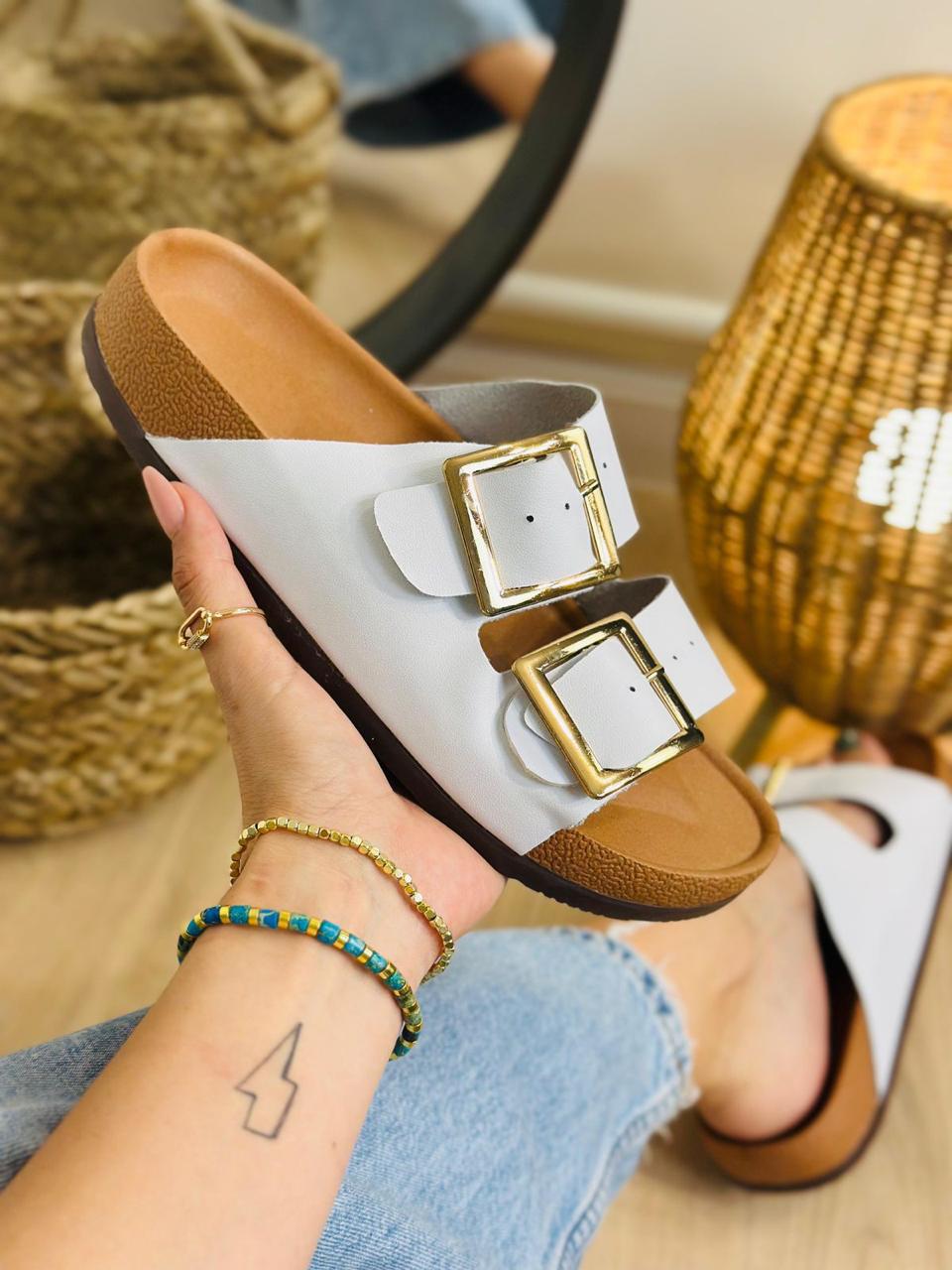 Sandalias blancas con doble hebilla piel 