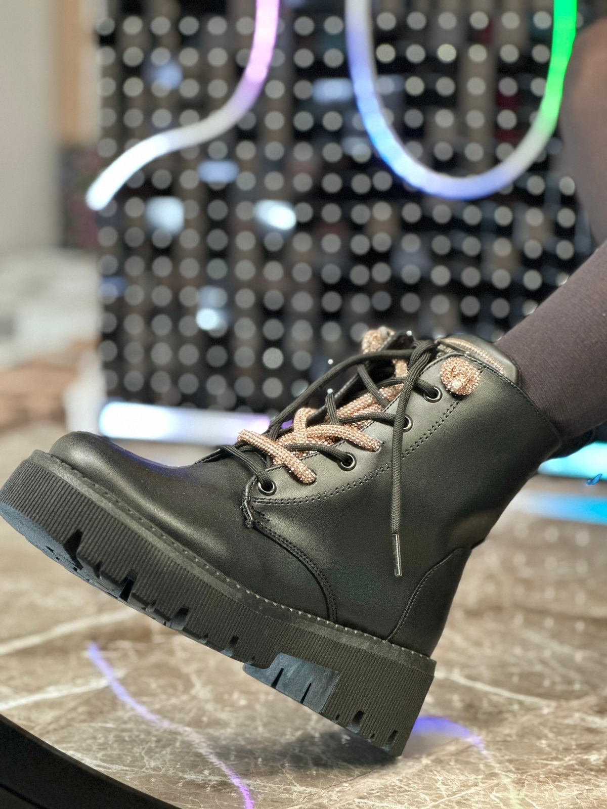 Bota Casual Negra Guess
