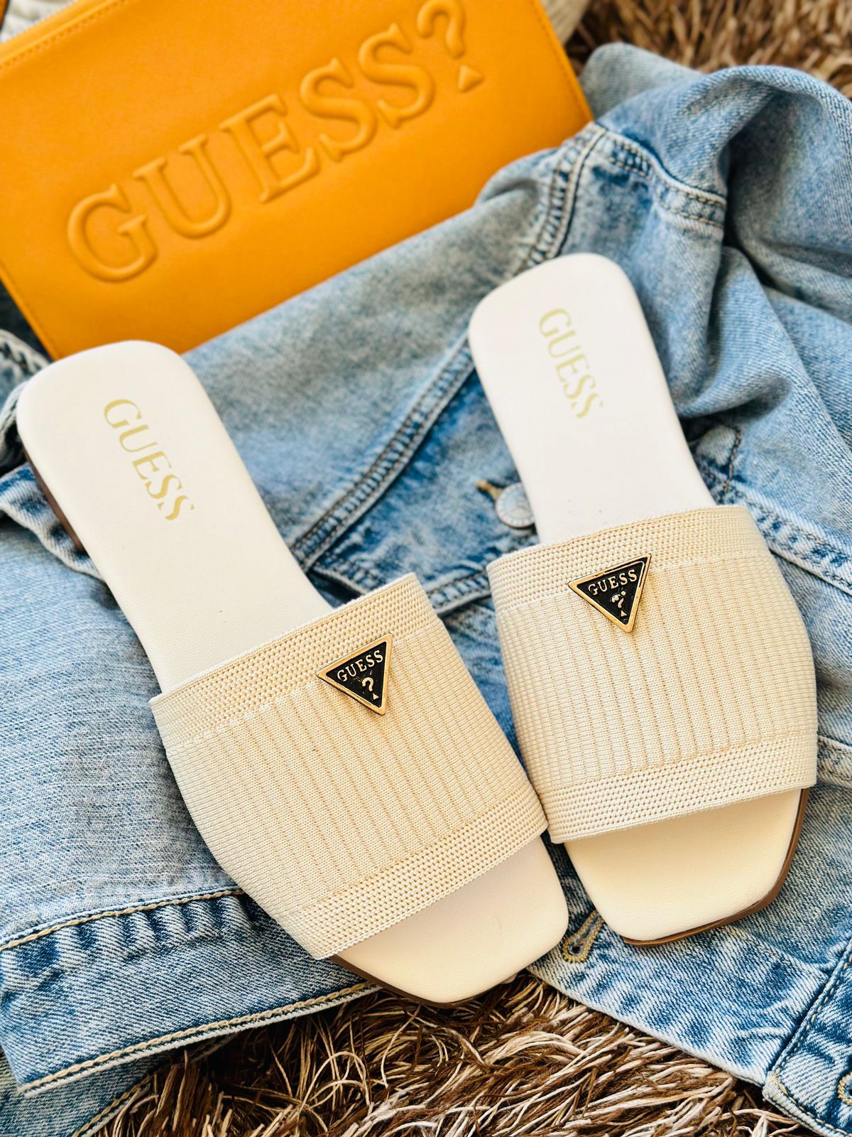 Sandalias Guess Beige