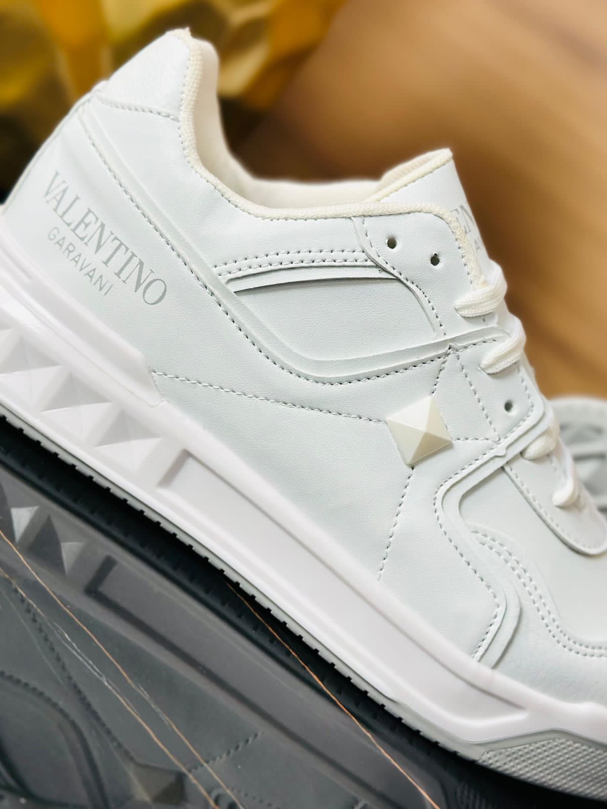 Valentino Garavani blancos