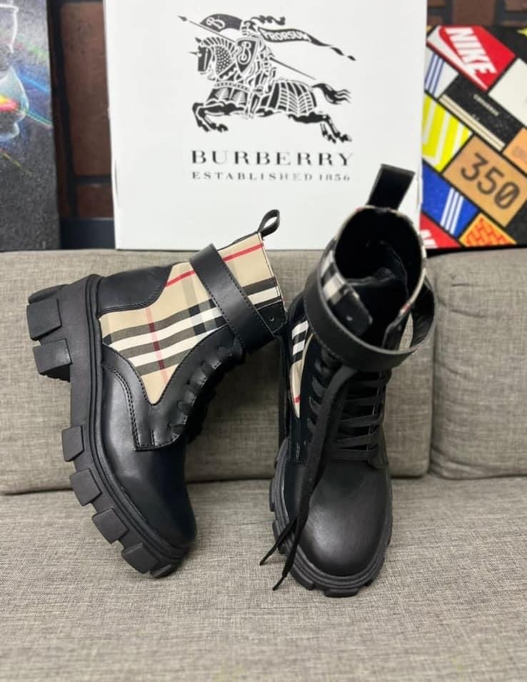 Botas Burberry Negro 