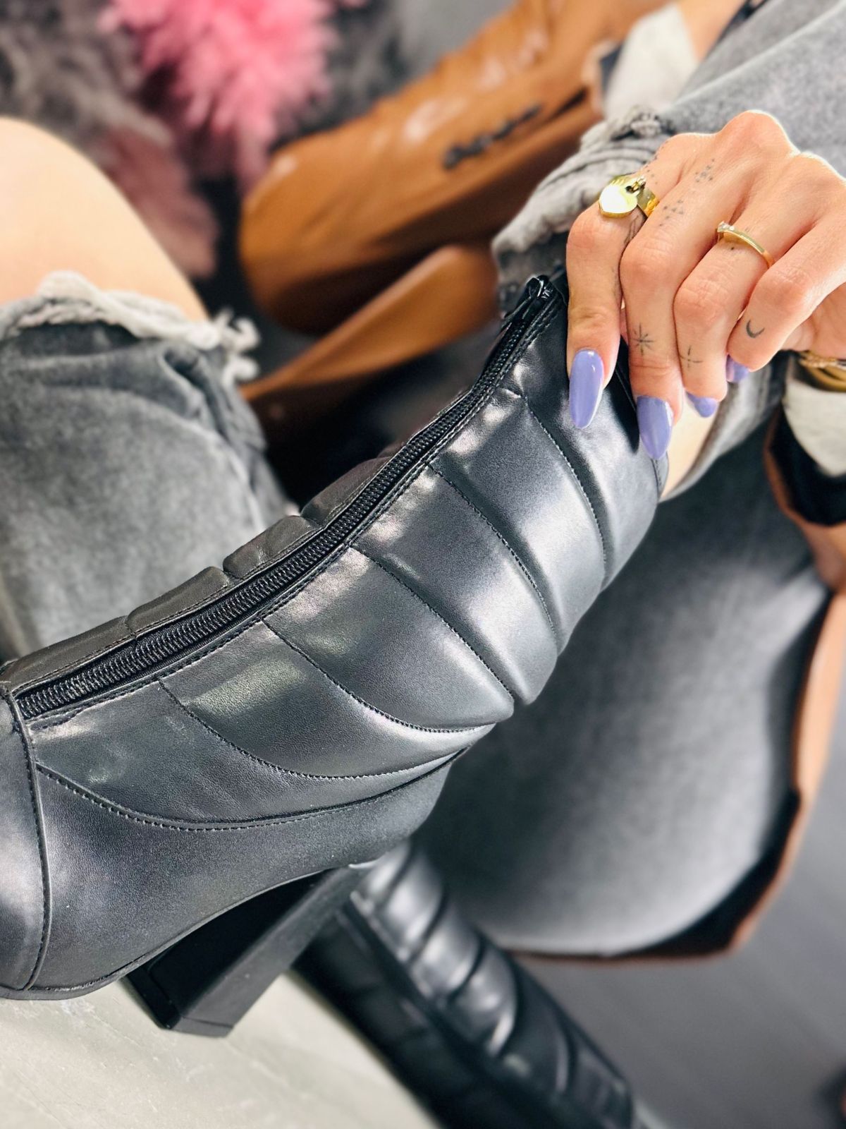 Botines de tacón negro