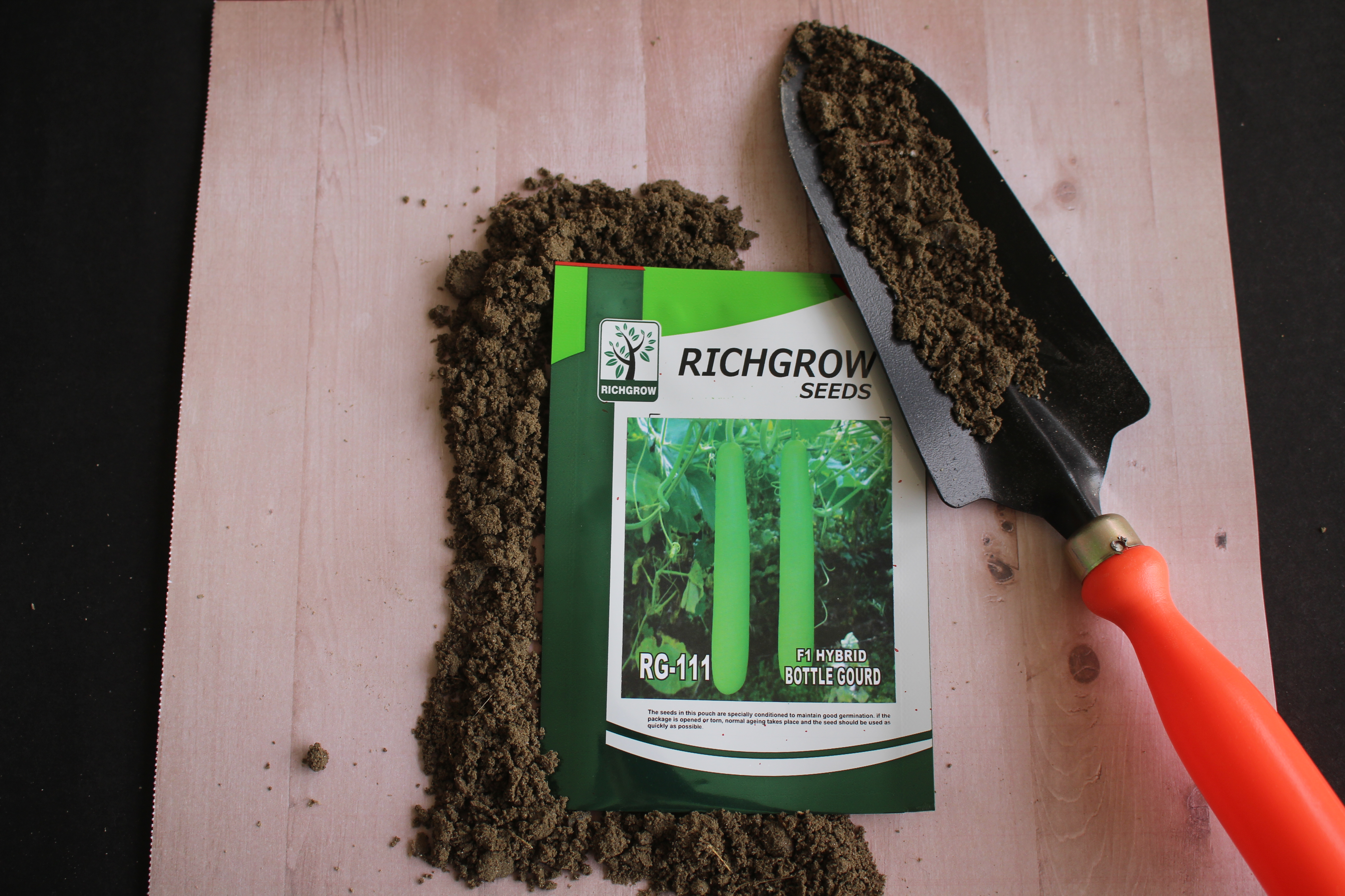 Bottle Gourd Seeds (Variety - RG 111) (F1 Hybrid)