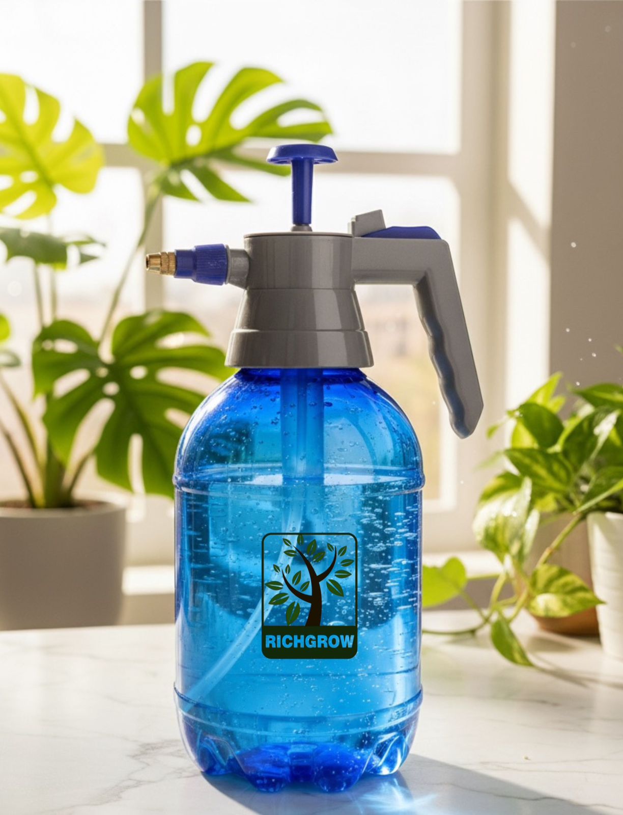 2 Liter Transparent Sprayer (Multicolour)