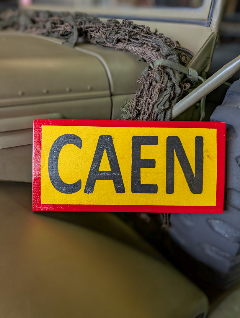 Bord met de naam Caen in Normandie