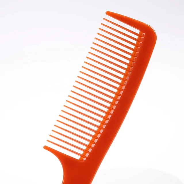 Peigne en plastique orange