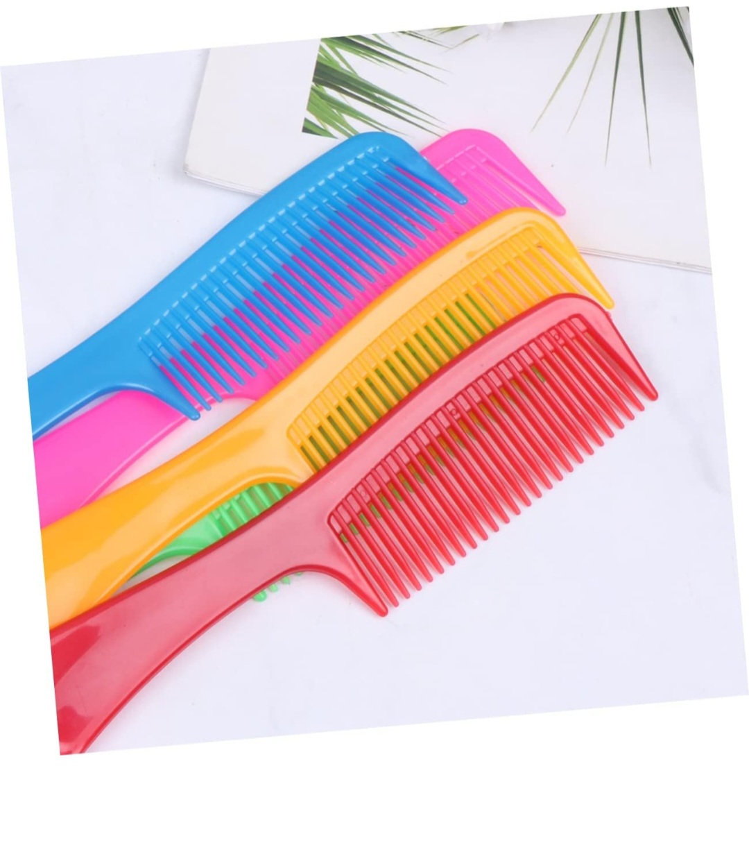 Peigne en plastique orange