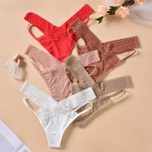 Culotte en dentelle rose