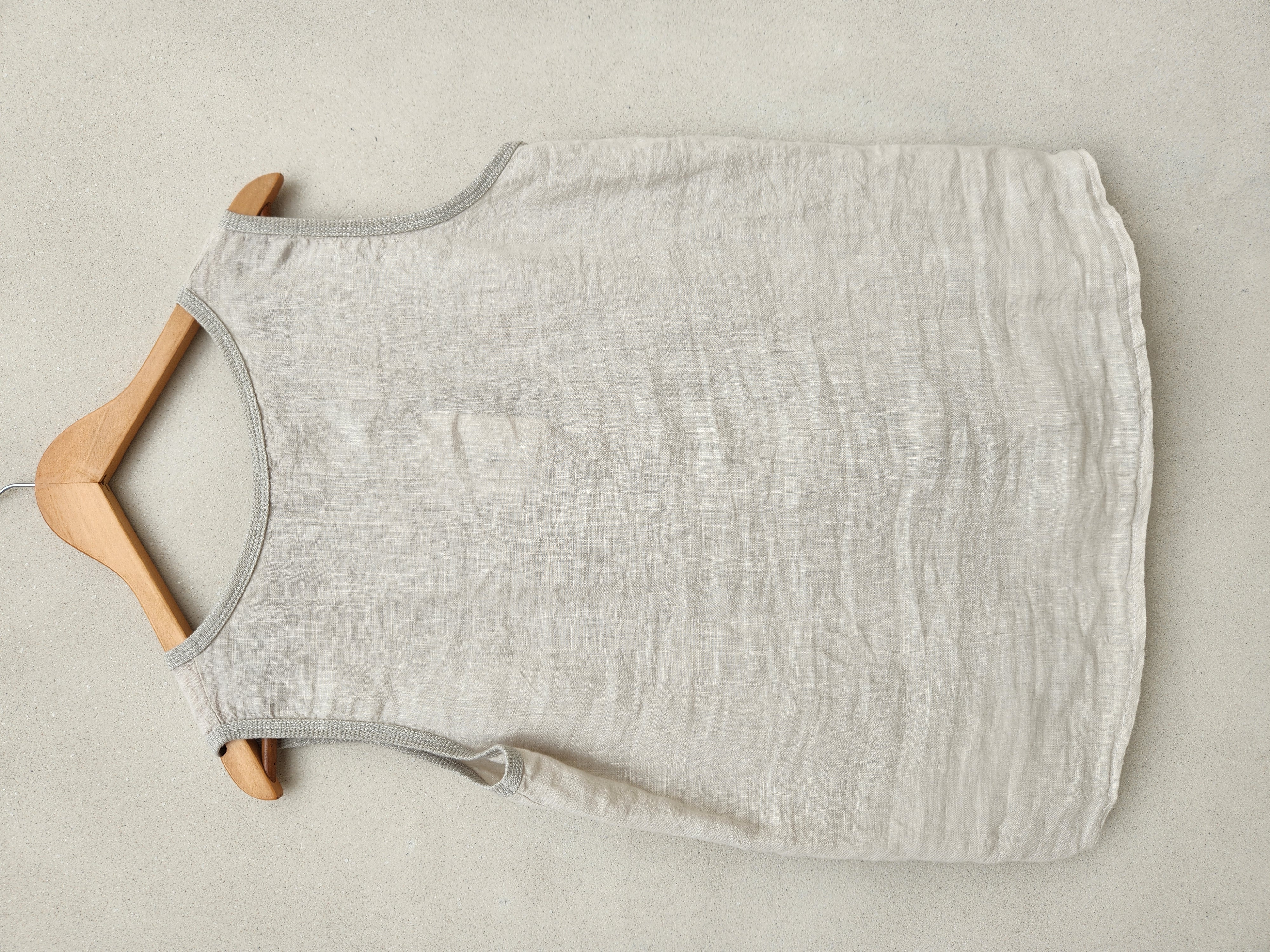 Blusa en Lino con flor bordada