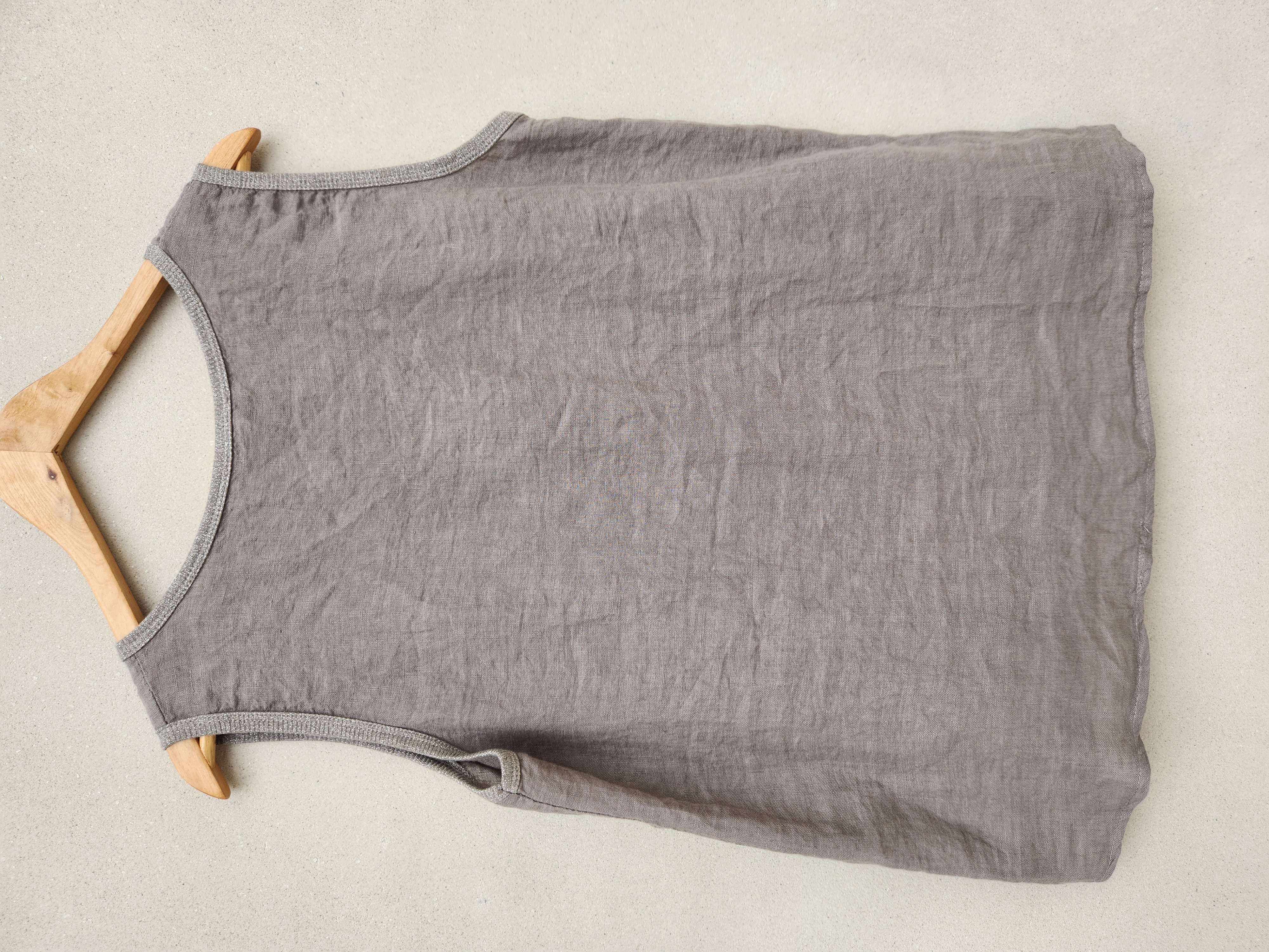 Blusa en Lino con flor bordada