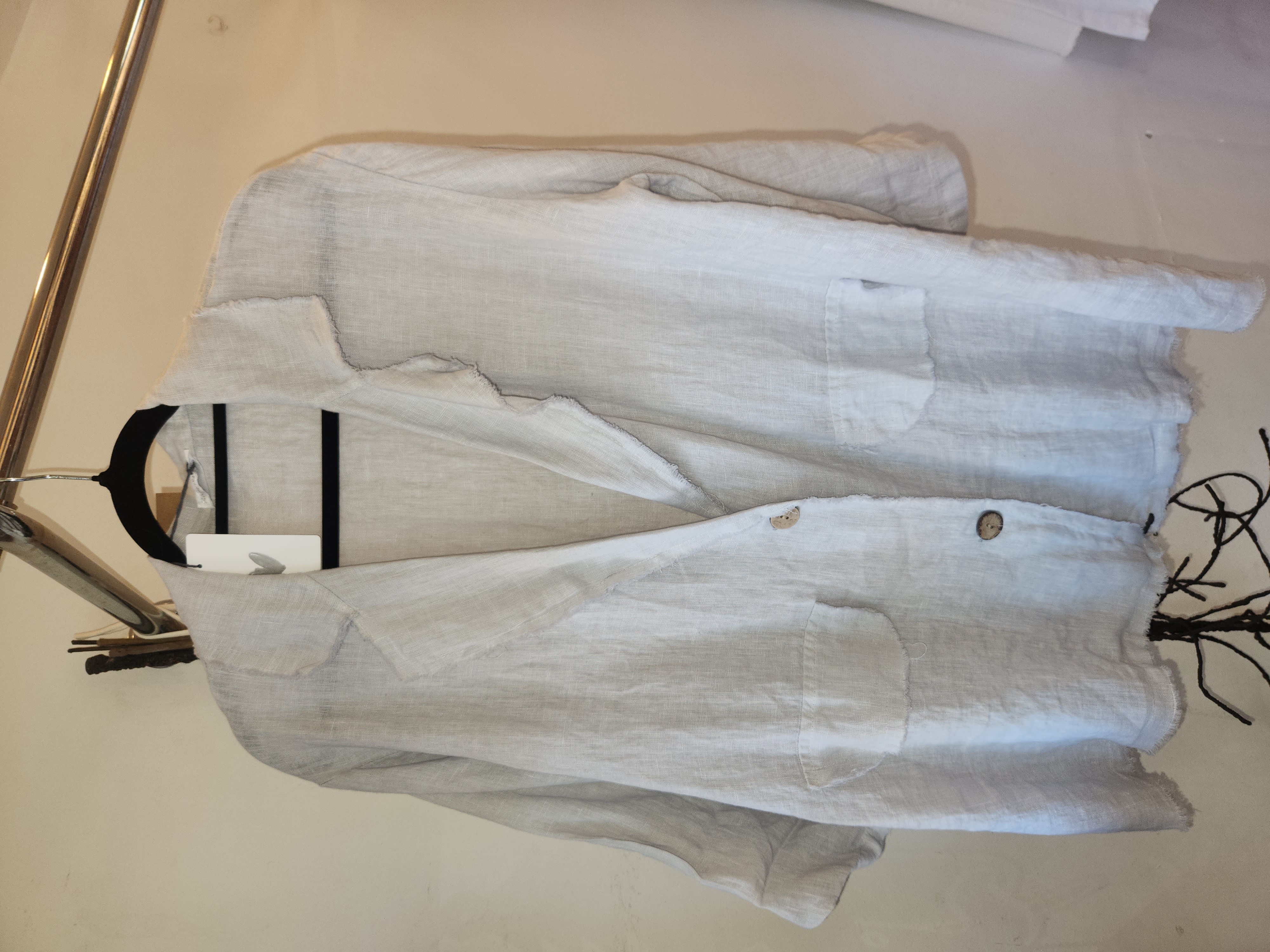 Blazer de lino negro y gris perla