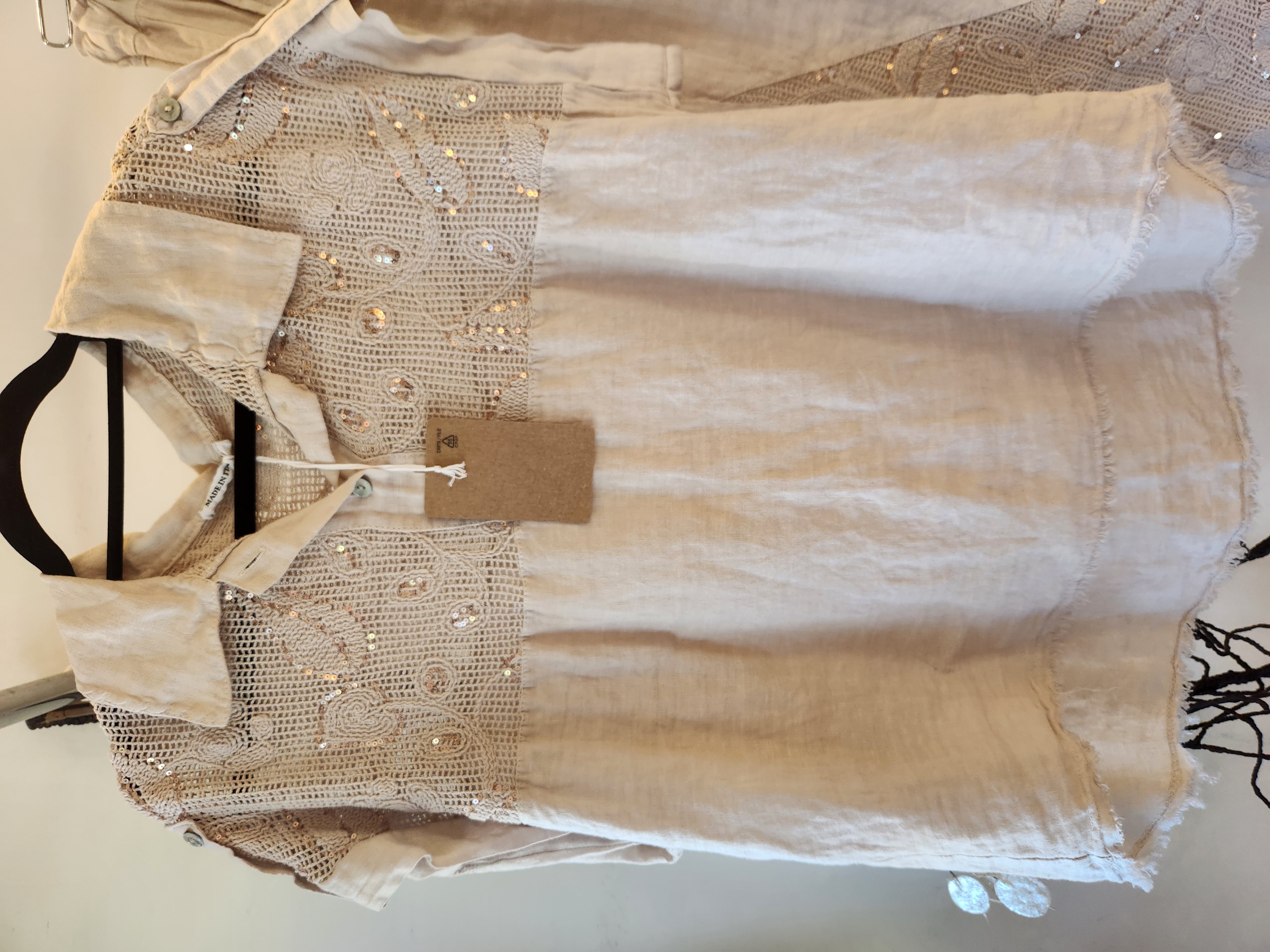 Conjunto de lino bordado y combinado con red algodón