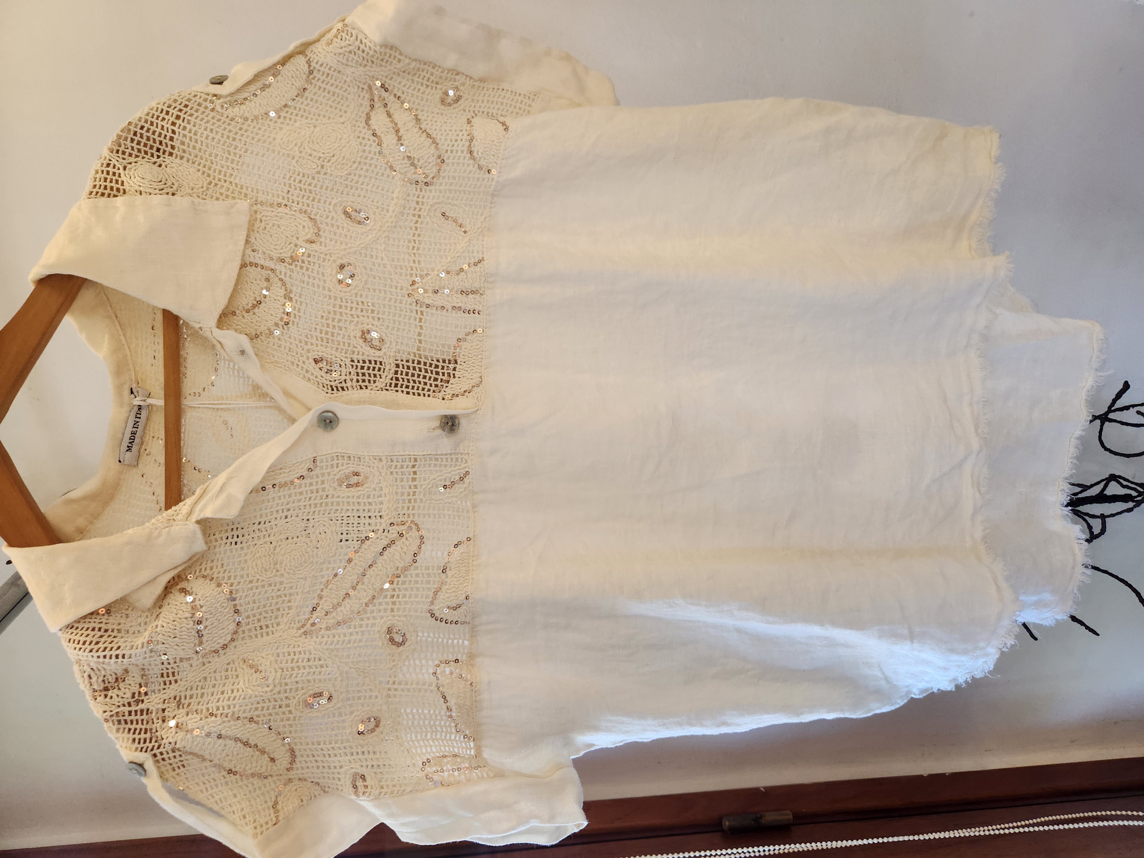 Conjunto bordado en lino