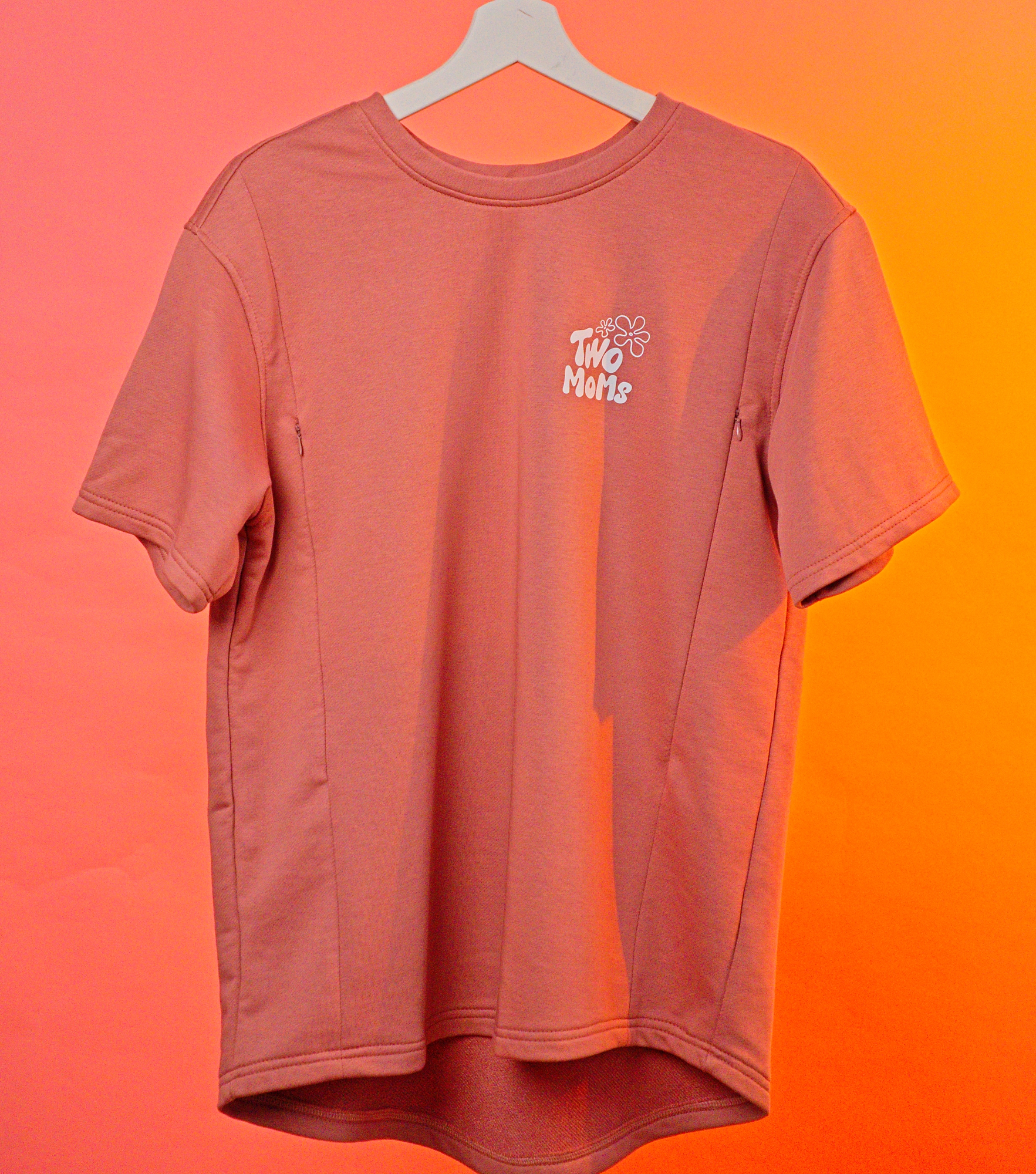 Rožinis žindymo kostiumėlis