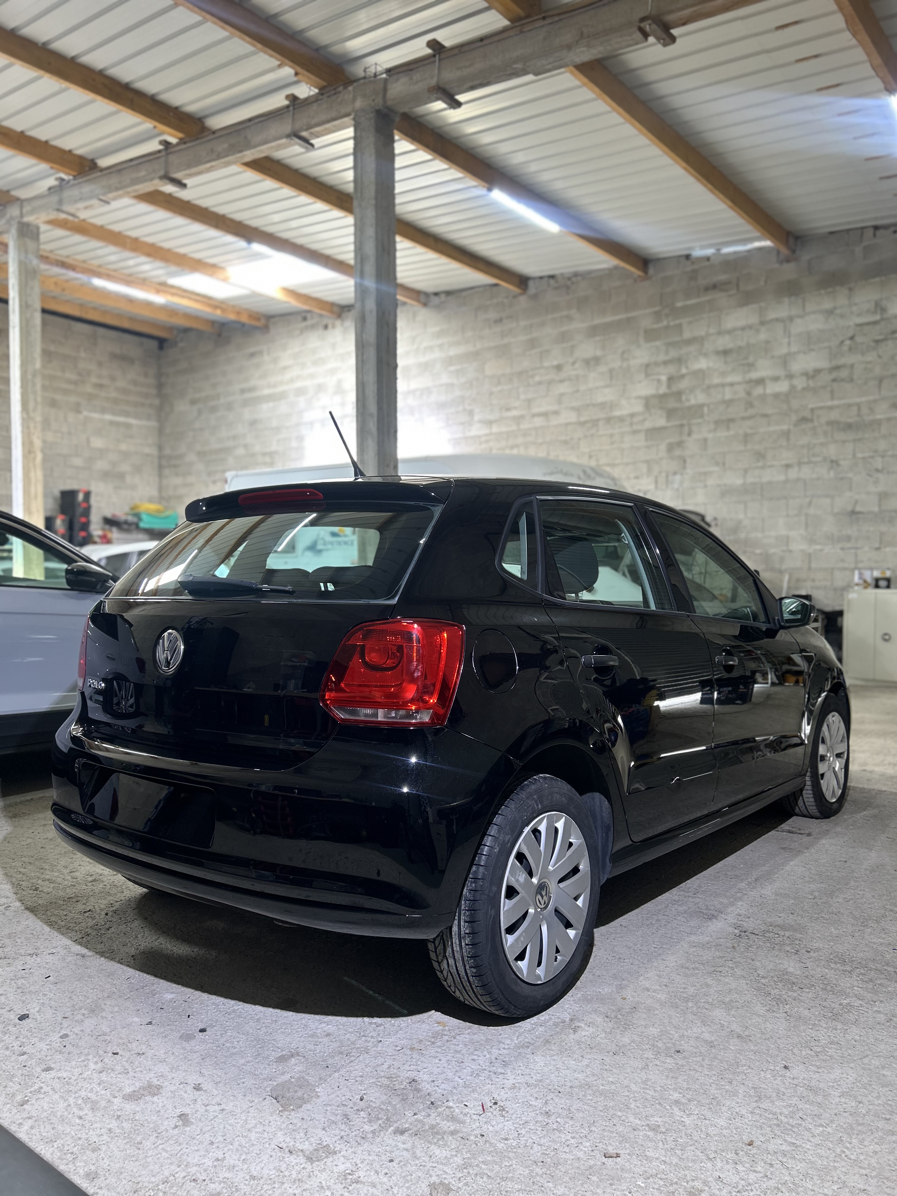 VOLKSWAGEN PoloV  5 portes 1.2 i 12V 70 cv climatisation garantie 12 mois 