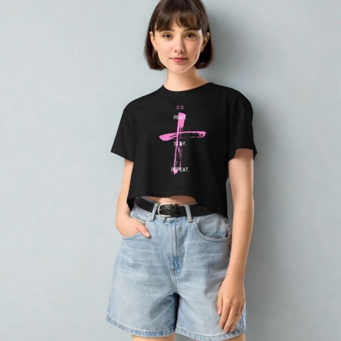 "Pray. Slay. Repeat." Women’s cropped tee
