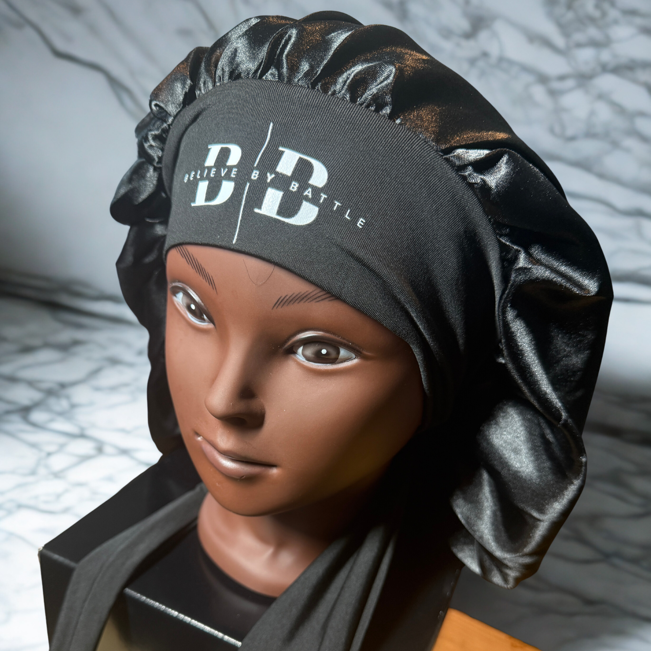 STRENGTH – Black LUXE Bonnet