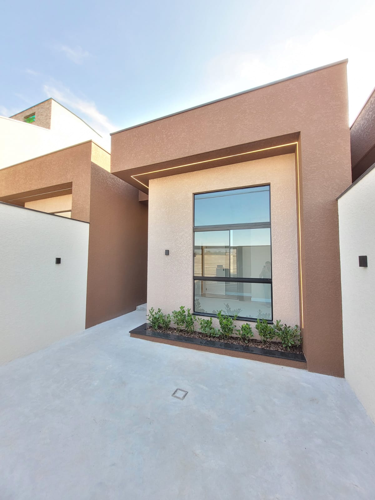 OPORTUNIDADE! Casa Nova 2 Dormitórios (1suíte+1/4)