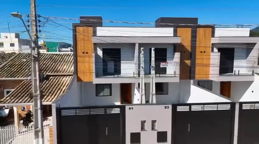 ATENÇÃO! SOBRADO NOVO COM 3 DOMITÓRIOS E SUÍTE