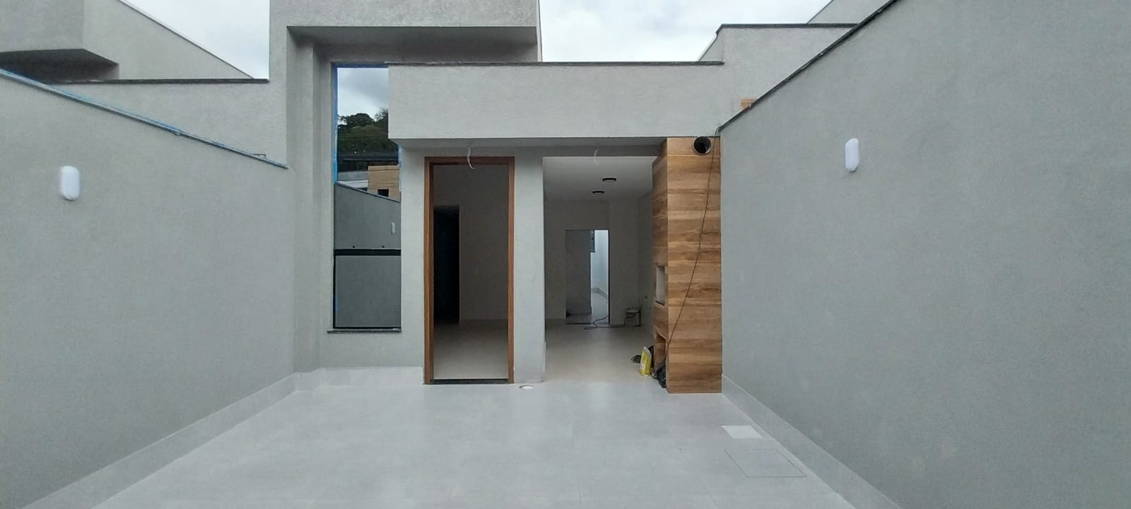 CASA TÉRREA SUÍTE +1 DORMITÓRIO