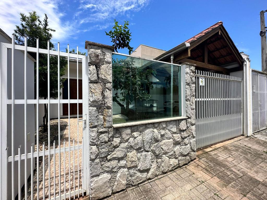 REVENDA! CASA TÉRREA COM EDÍCULA E VAGA DE GARAGEM COBERTA