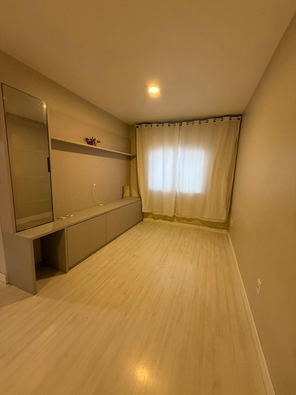 APARTAMENTO ÓTIMO CUSTO BENEFÍCIO SEMI MOBILIADO