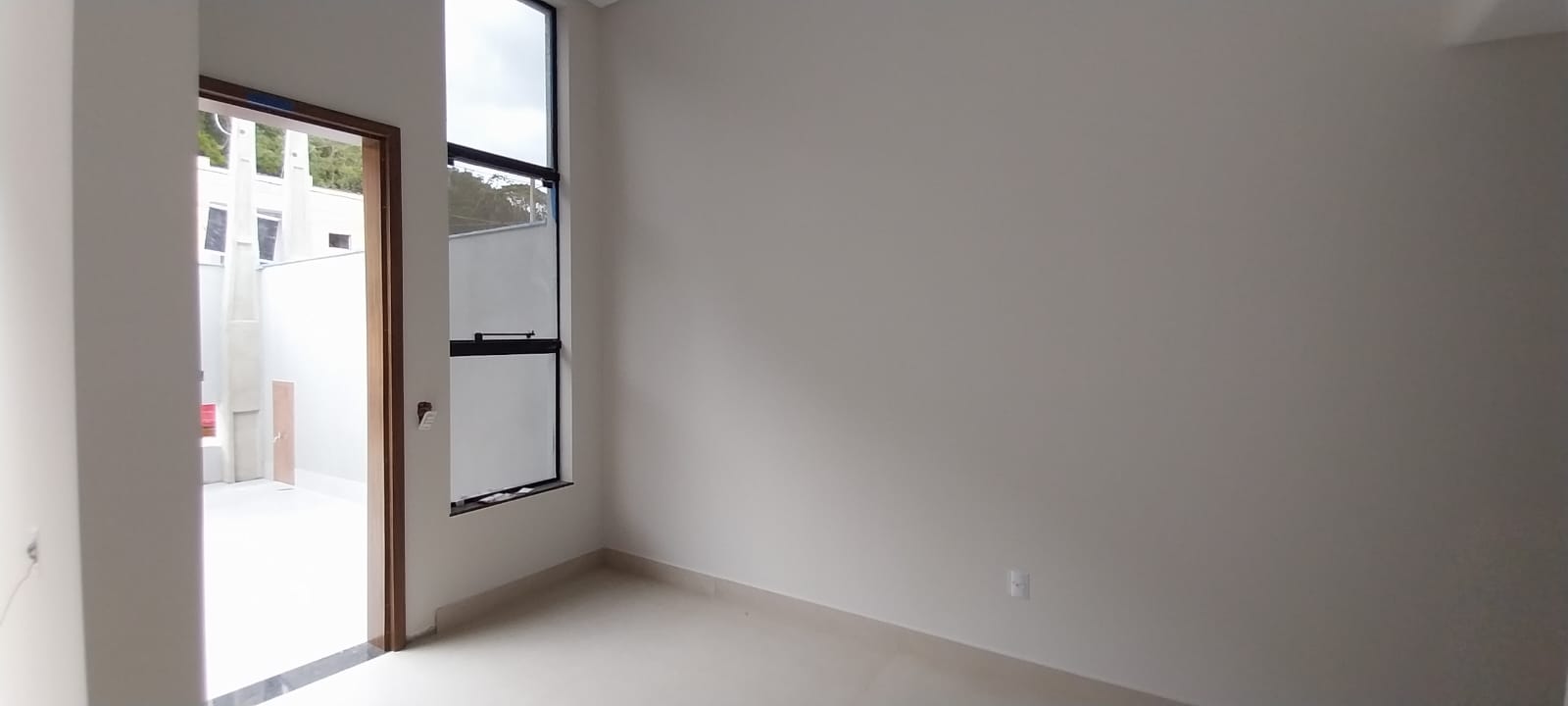 CASA TÉRREA SUÍTE +1 DORMITÓRIO