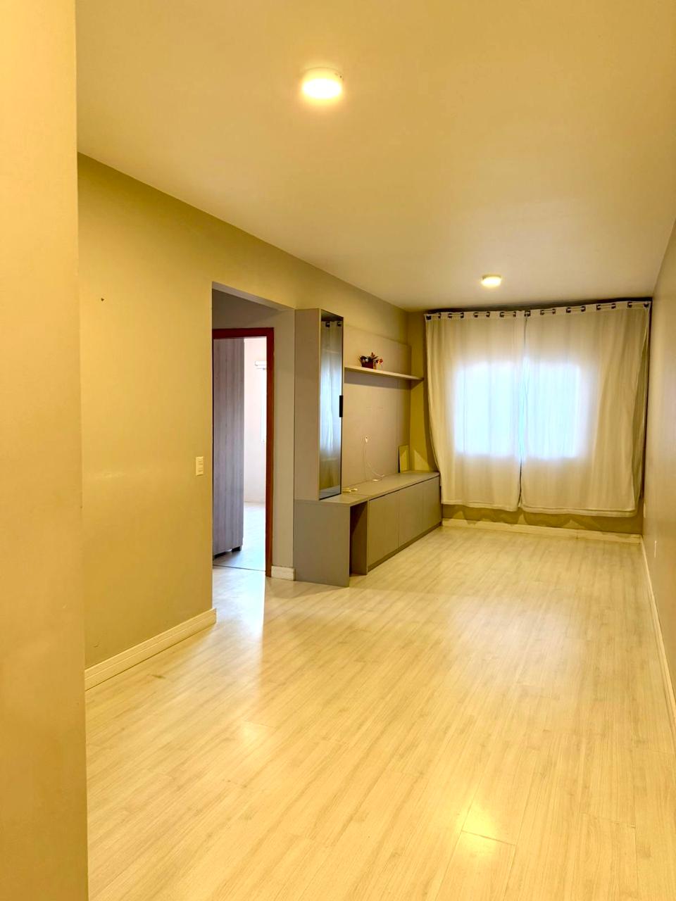 APARTAMENTO ÓTIMO CUSTO BENEFÍCIO SEMI MOBILIADO