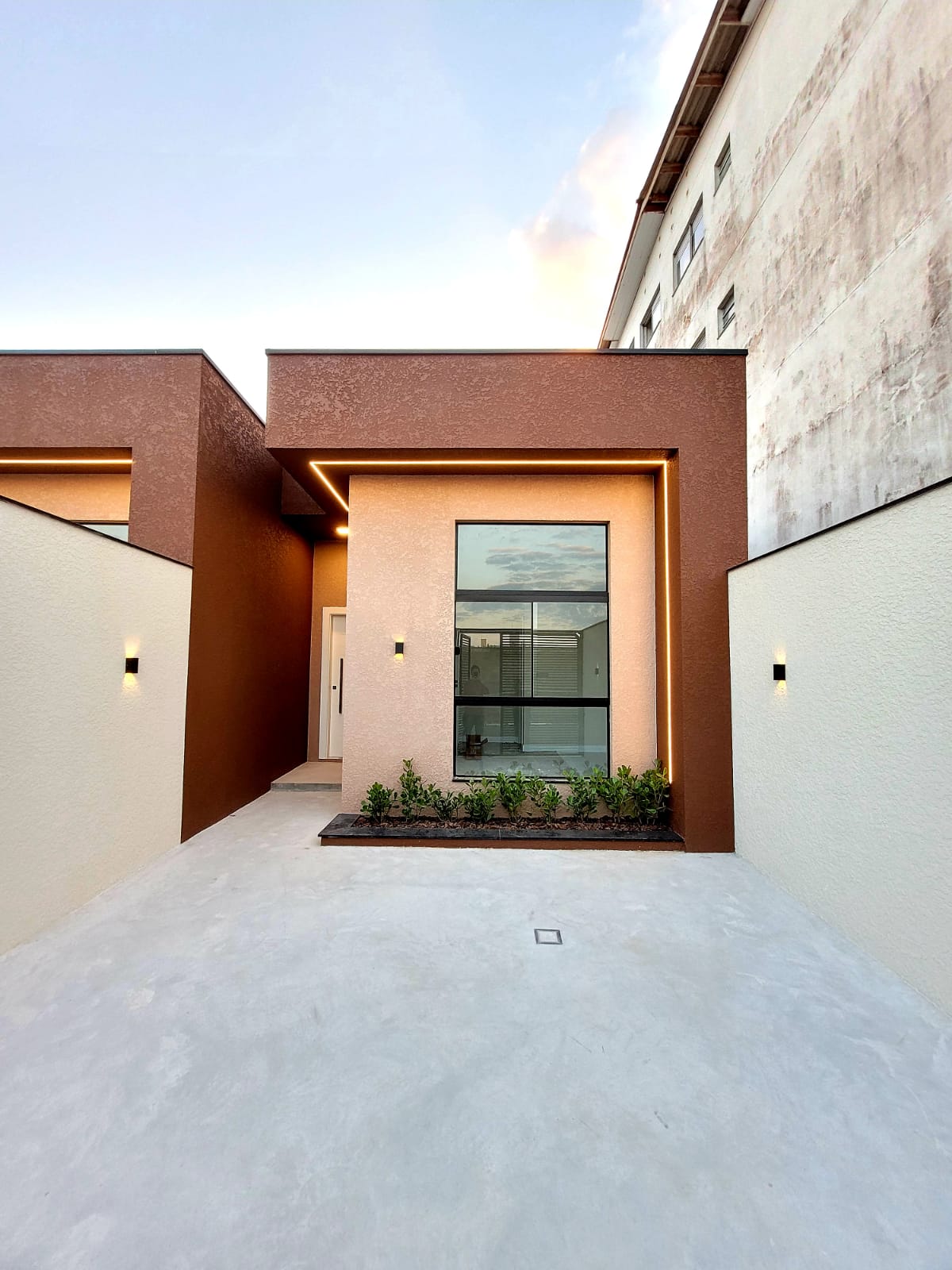 OPORTUNIDADE! Casa Nova 2 Dormitórios (1suíte+1/4)